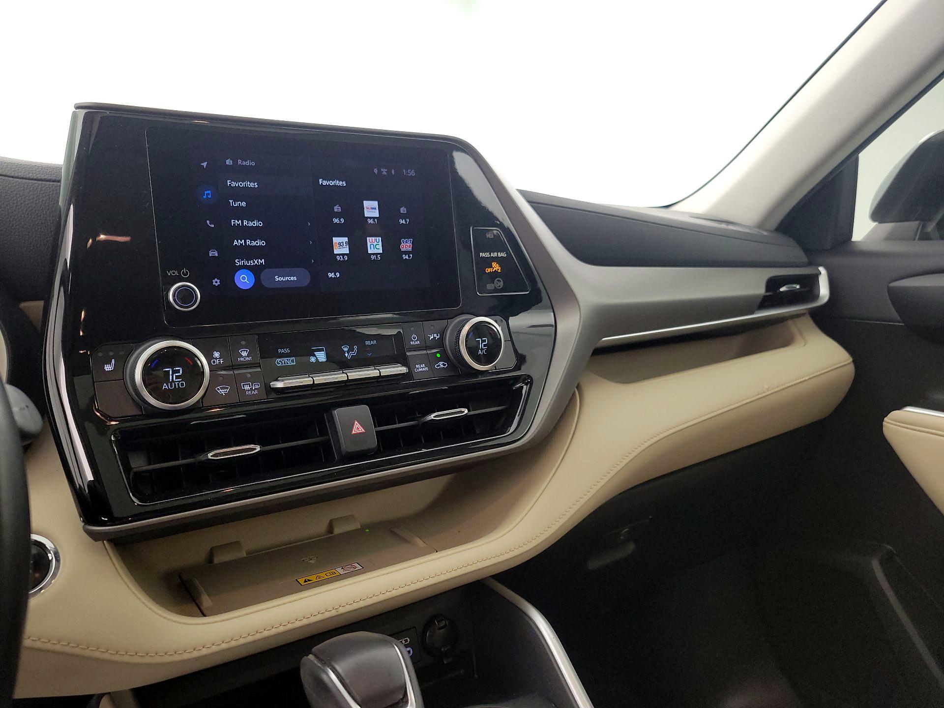 Thumbnail: 2023 Toyota Highlander - 15