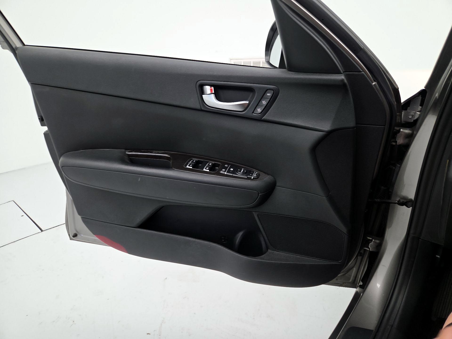 Thumbnail: 2016 Kia Optima - 12