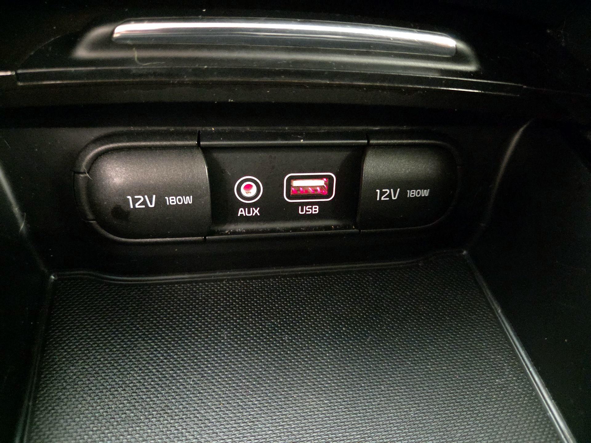 Thumbnail: 2016 Kia Optima - 19