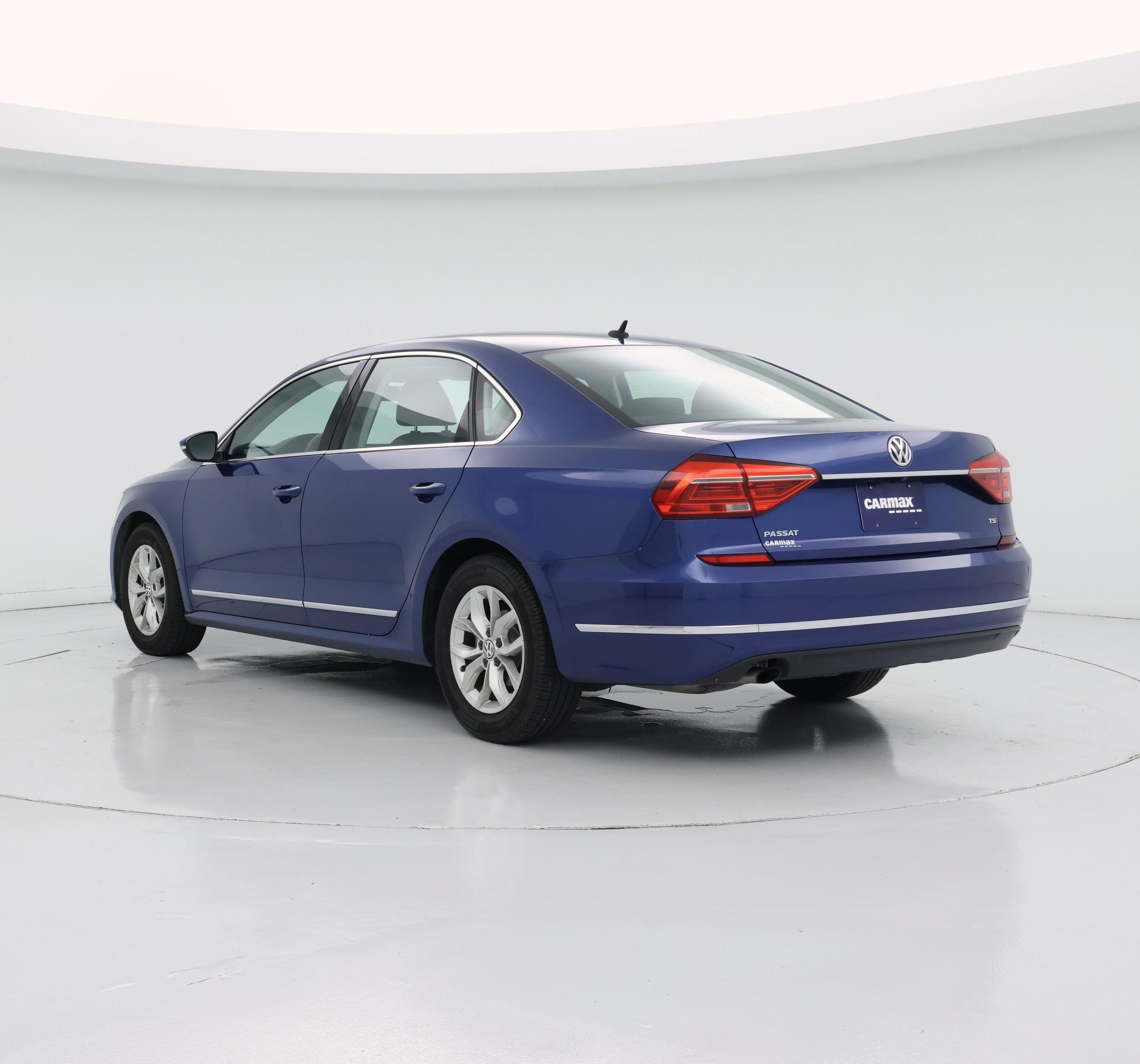 Thumbnail: 2016 Volkswagen Passat - 2
