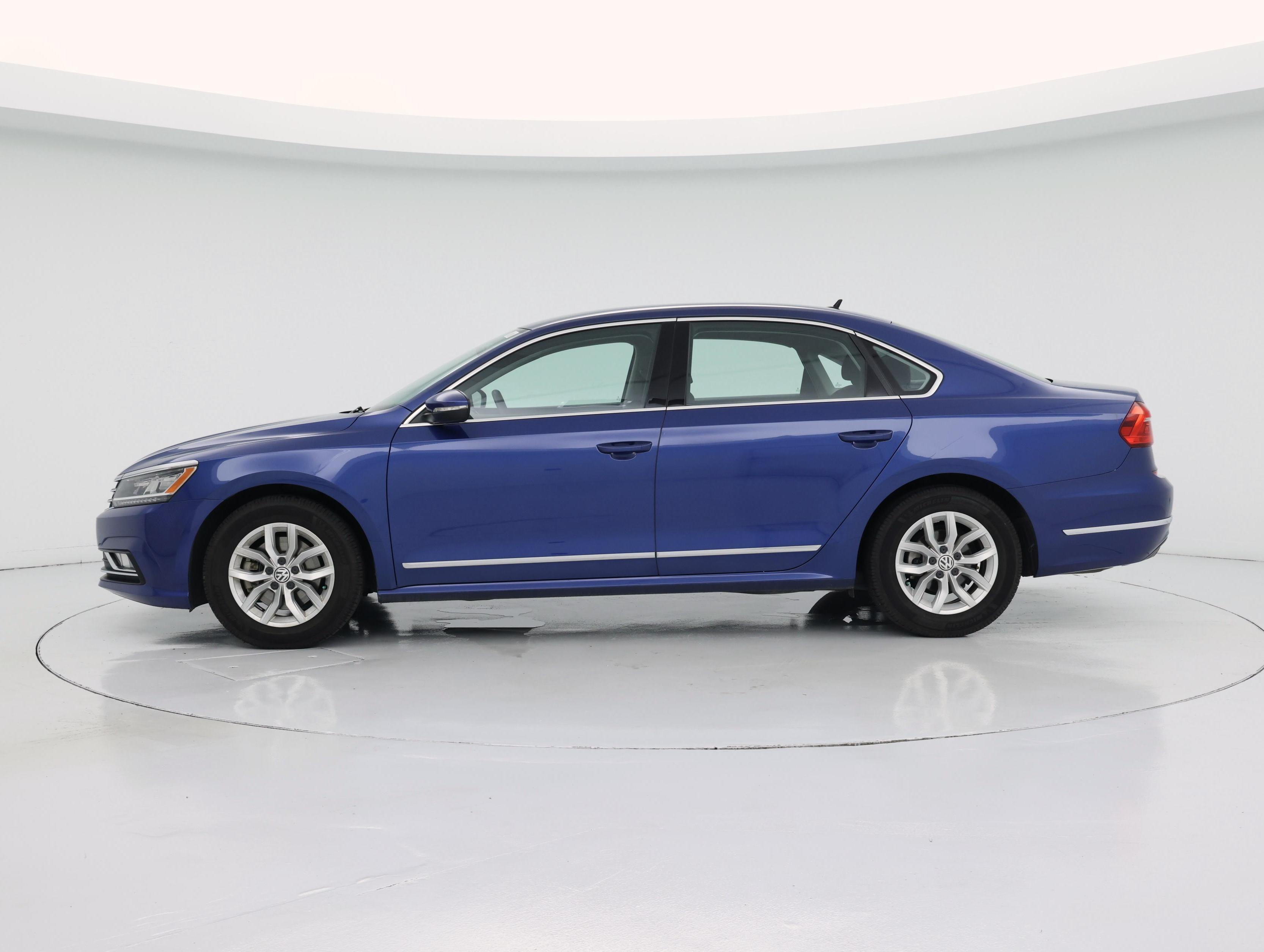 Thumbnail: 2016 Volkswagen Passat - 3