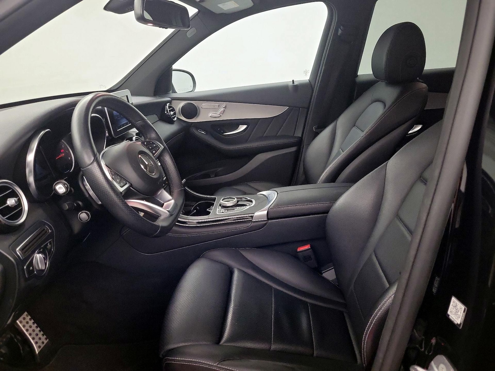 2019 Mercedes-Benz GLC GLC300 - Photo 12