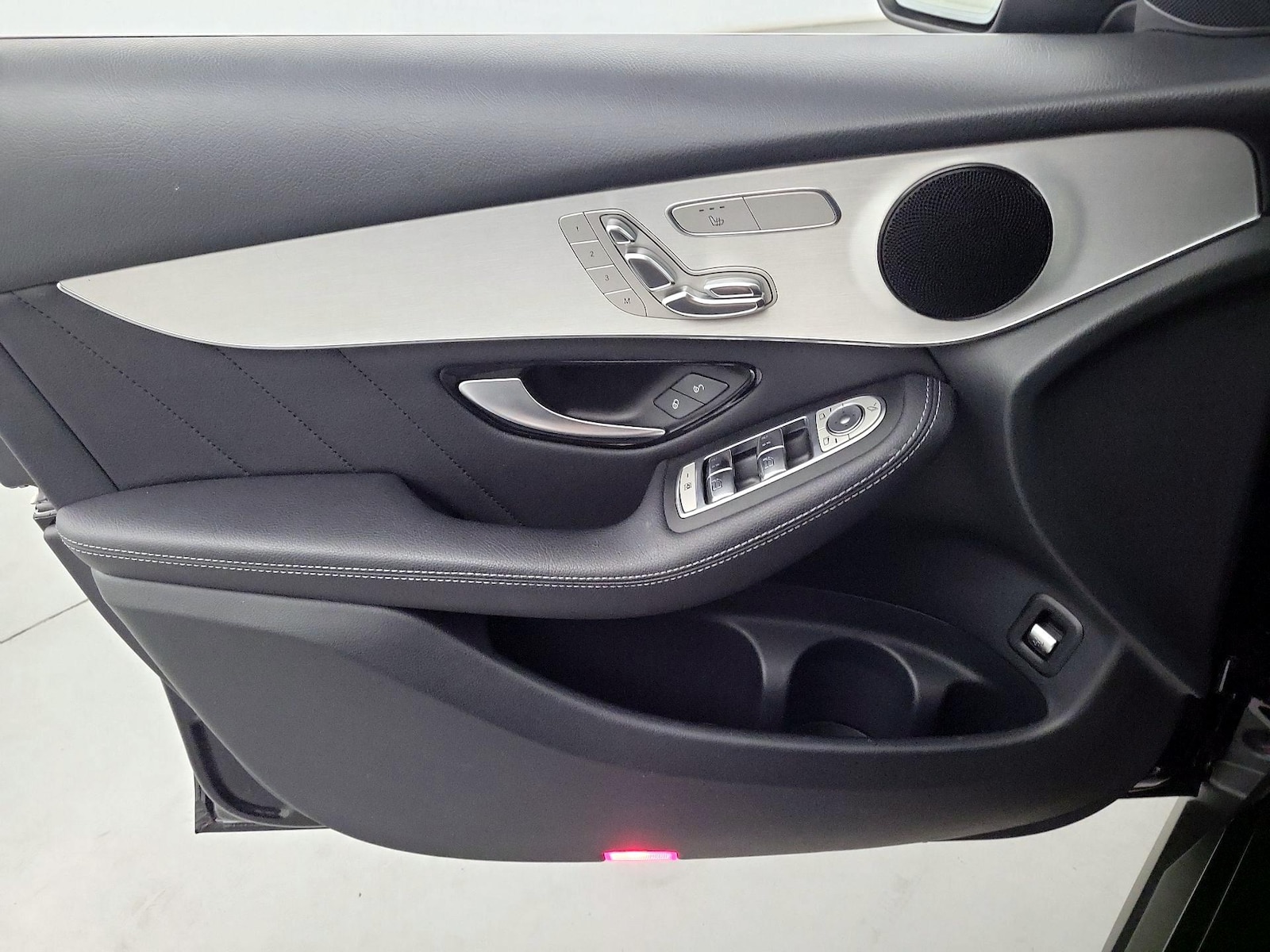 2019 Mercedes-Benz GLC GLC300 - Photo 13