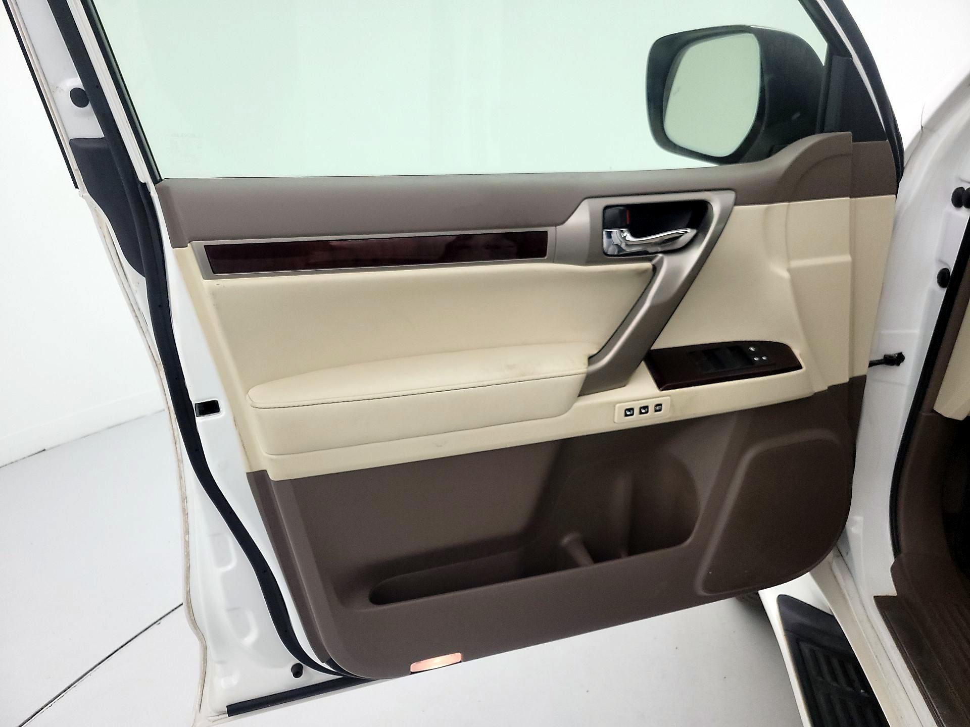 Thumbnail: 2017 Lexus GX - 12