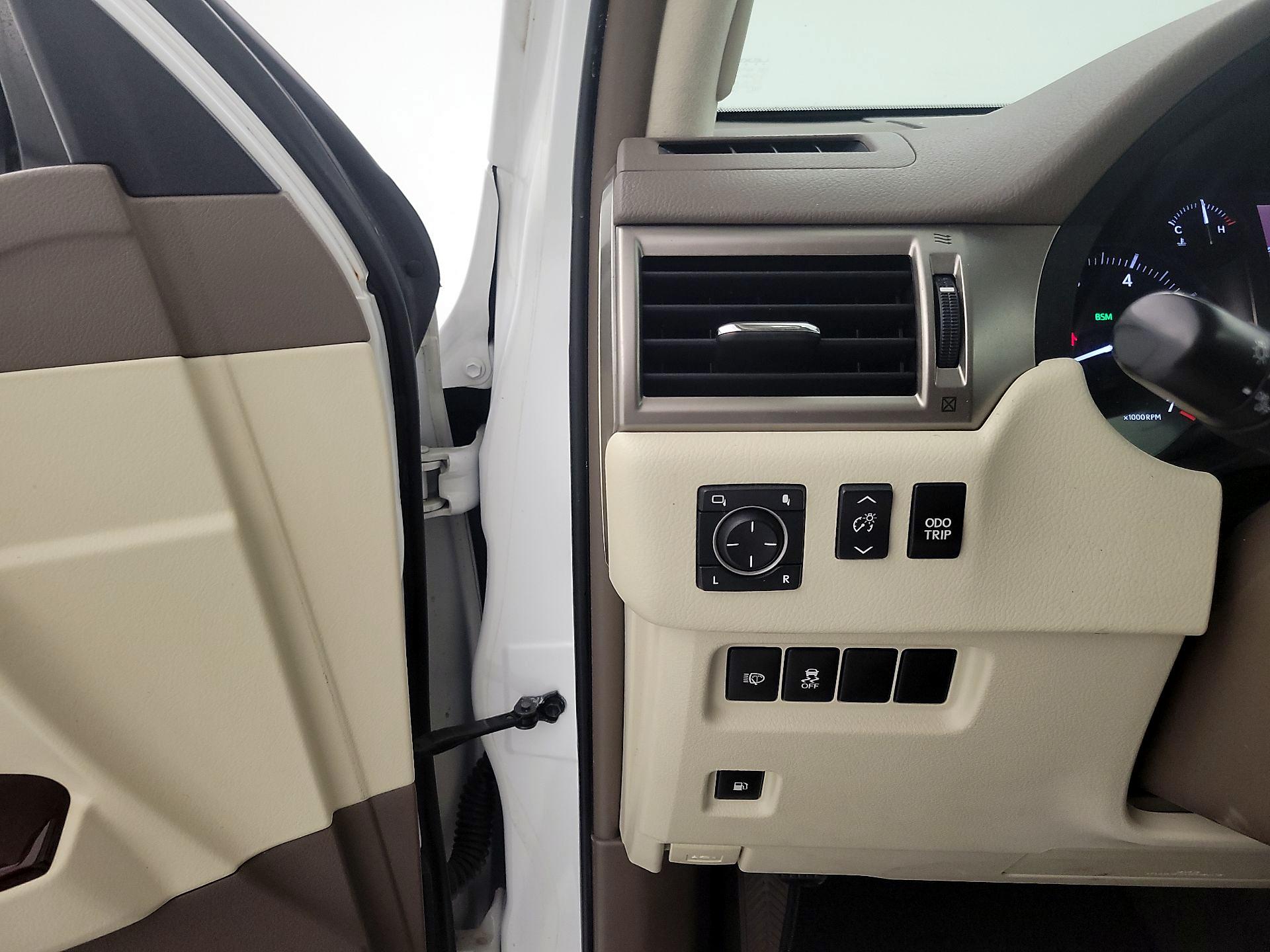 Thumbnail: 2017 Lexus GX - 13
