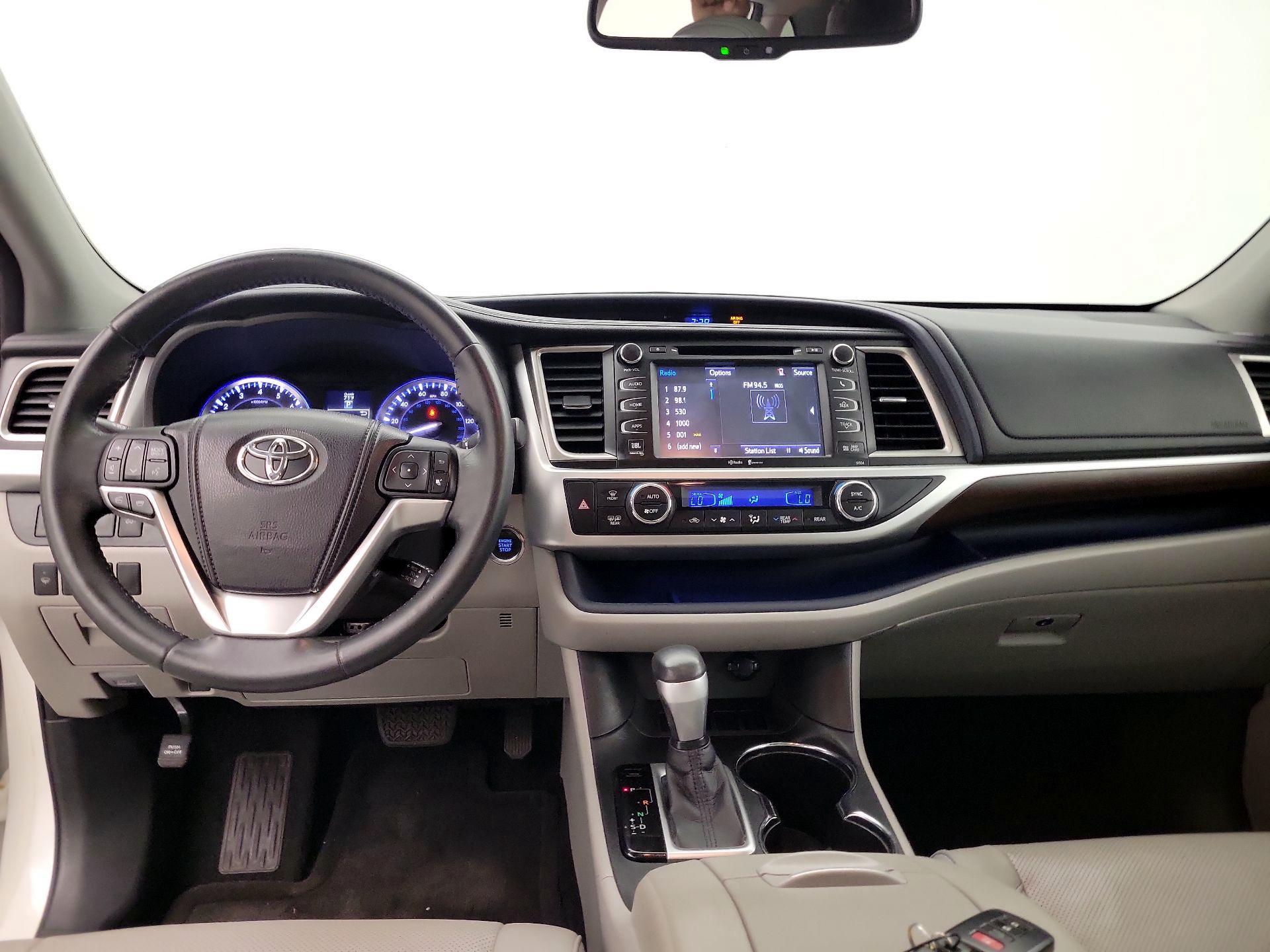 Thumbnail: 2015 Toyota Highlander - 9