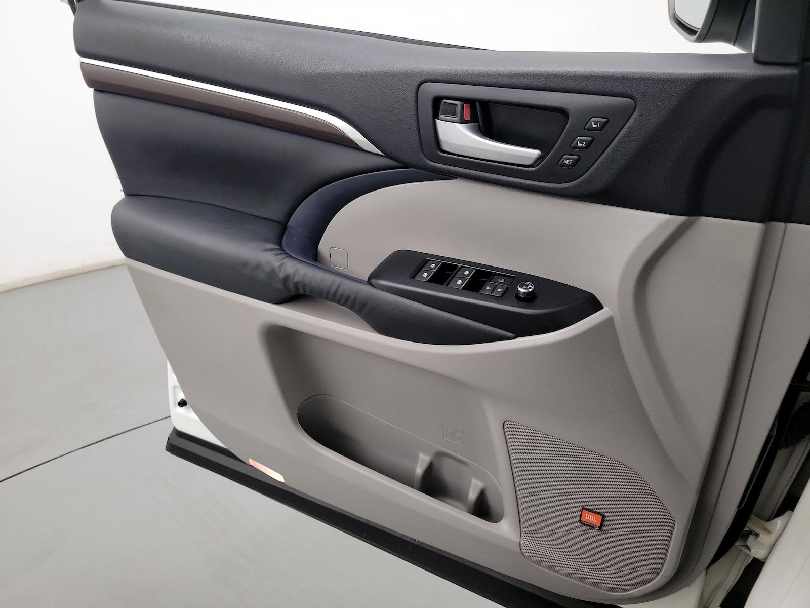 2015 Toyota Highlander Limited - Photo 13