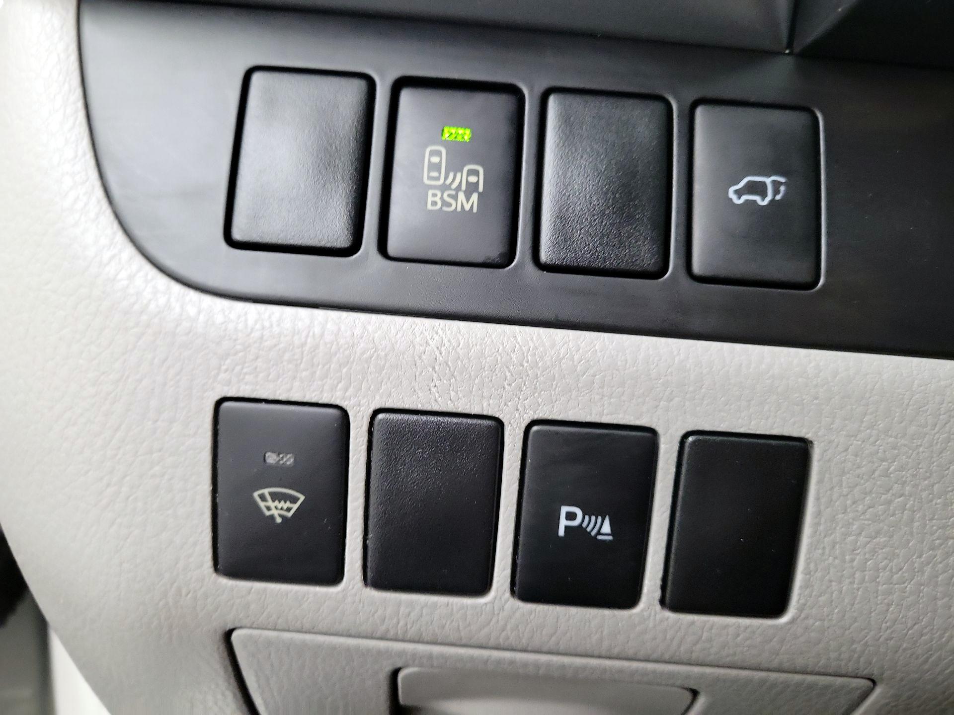 Thumbnail: 2015 Toyota Highlander - 13