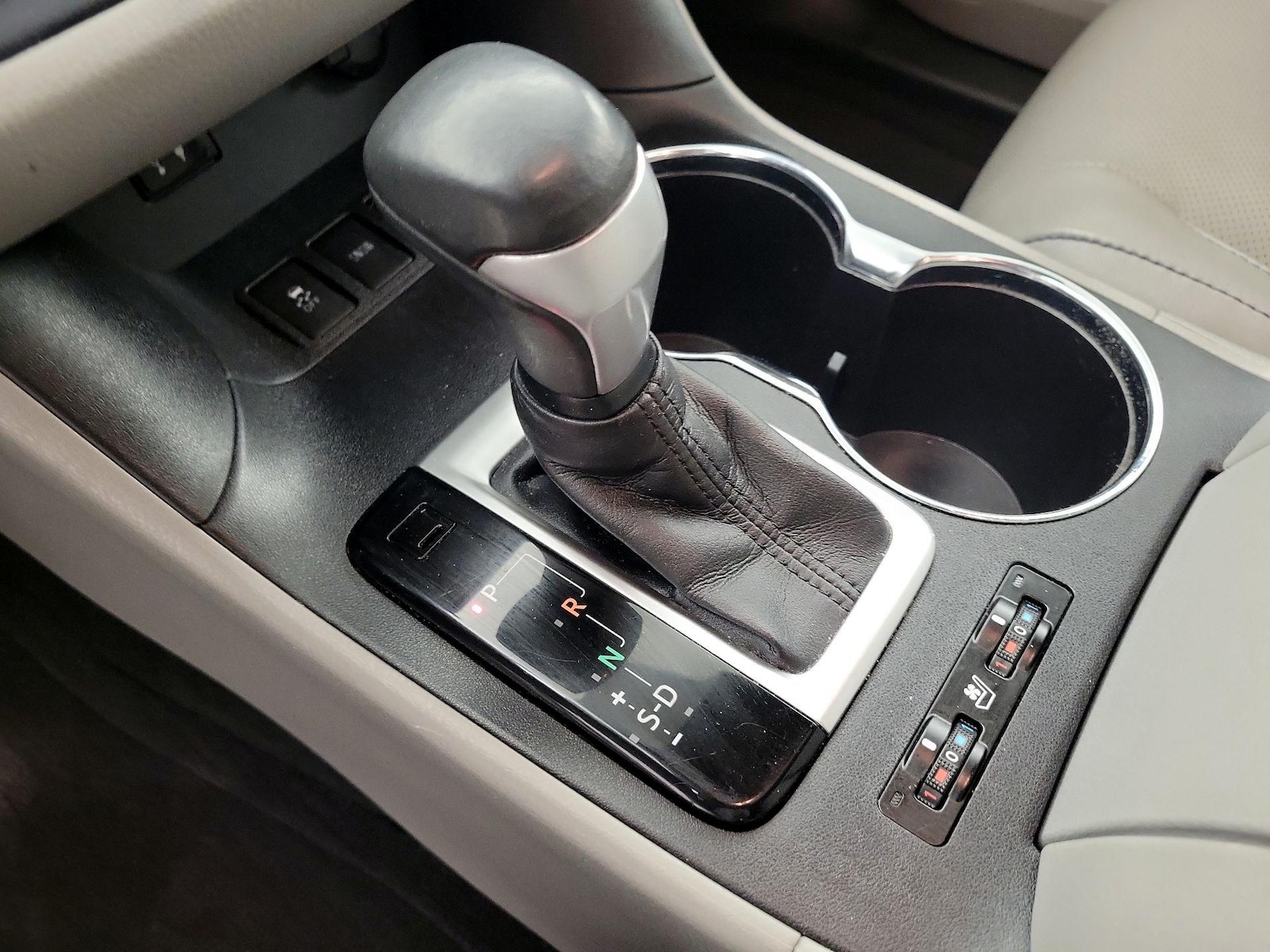 2015 Toyota Highlander Limited - Photo 18