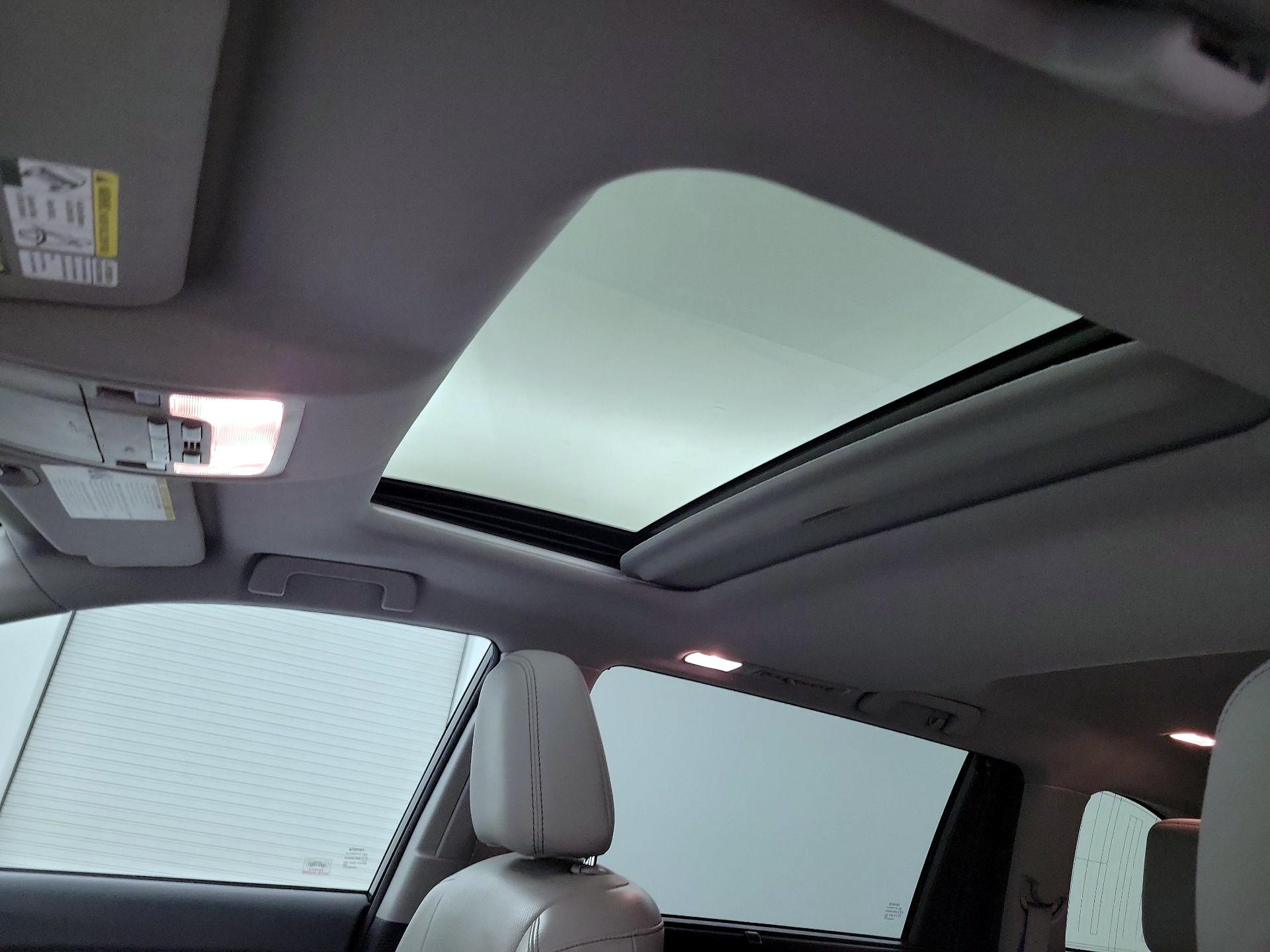 Thumbnail: 2015 Toyota Highlander - 18