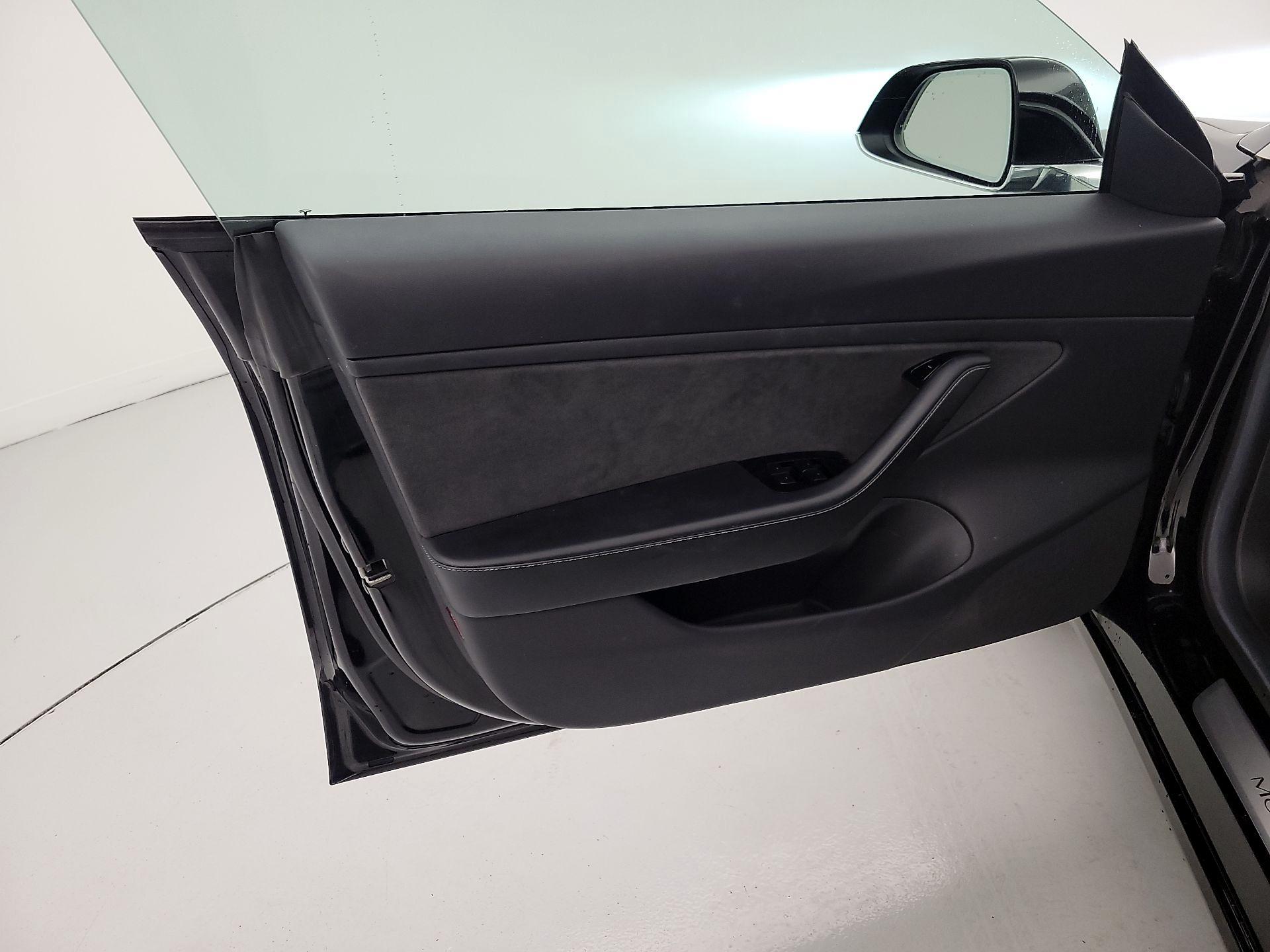 Thumbnail: 2019 Tesla Model 3 - 12
