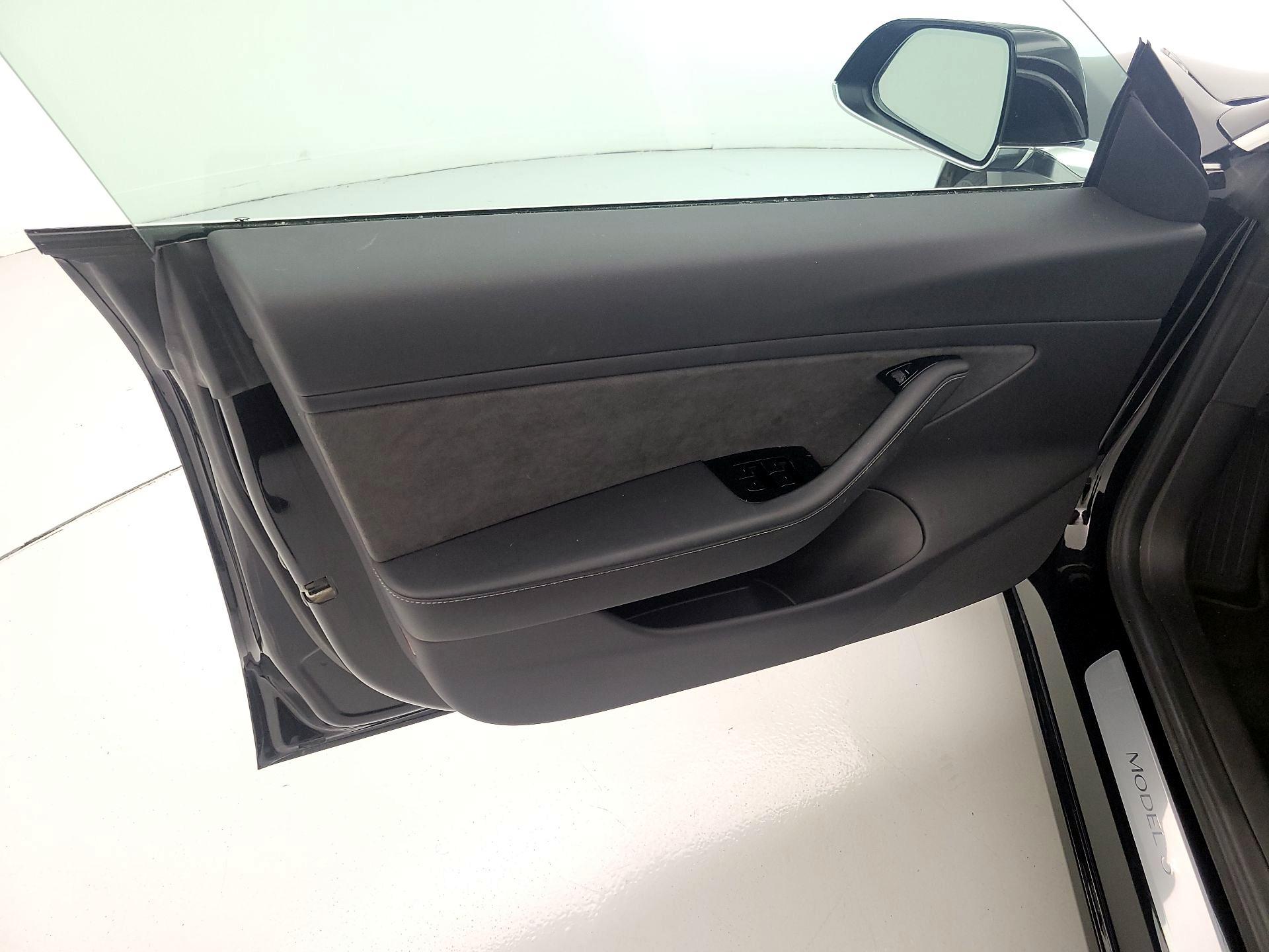 Thumbnail: 2019 Tesla Model 3 - 12