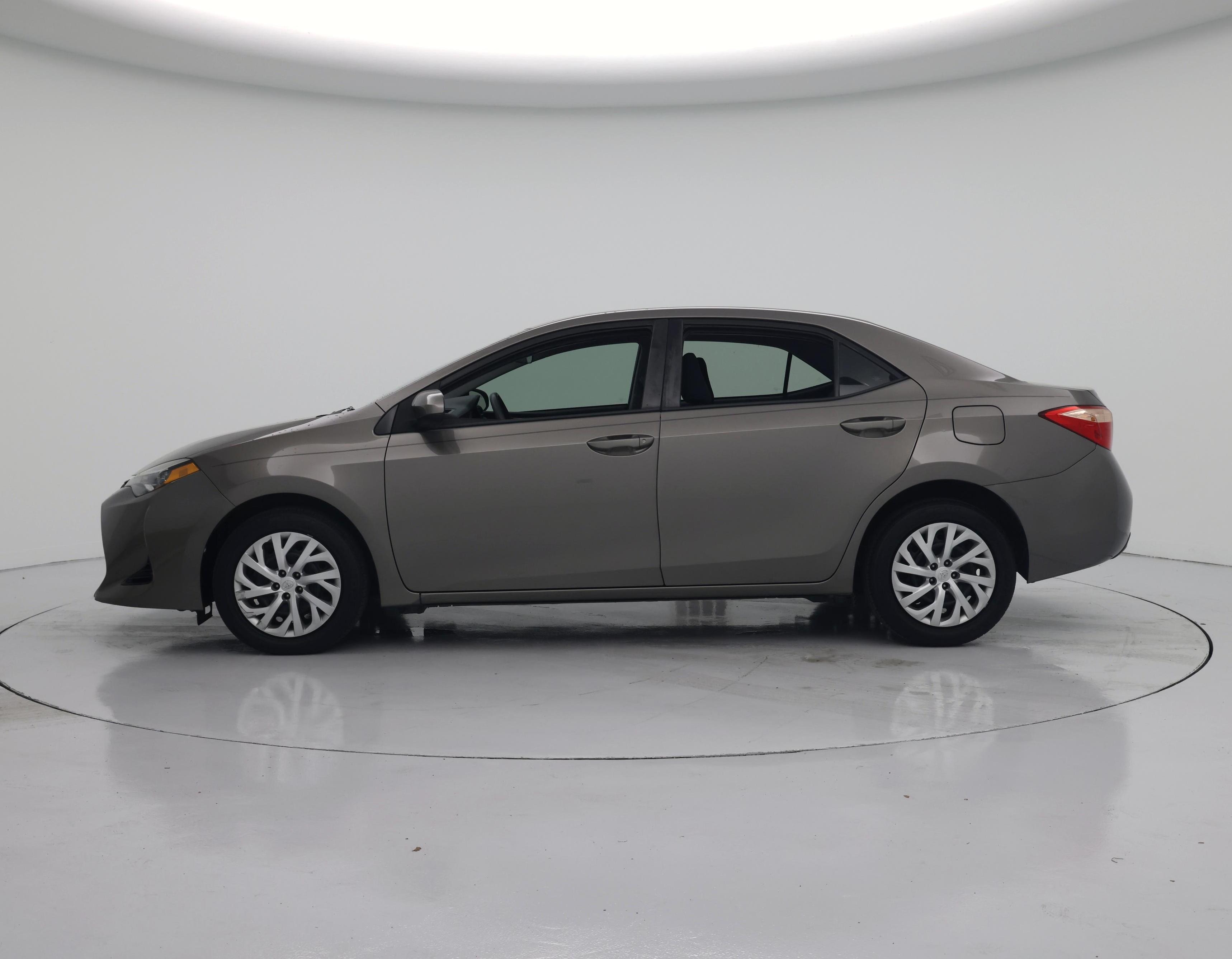 Thumbnail: 2018 Toyota Corolla - 3