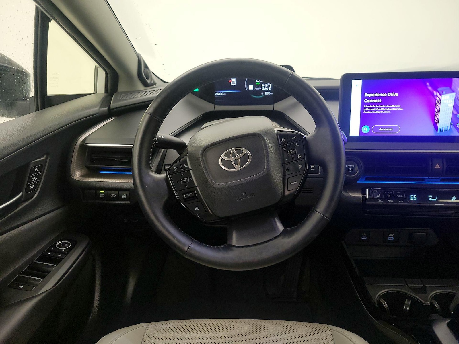 2024 Toyota Prius Limited - Photo 11