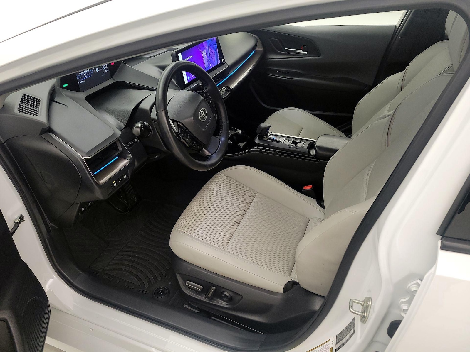 2024 Toyota Prius Limited - Photo 12