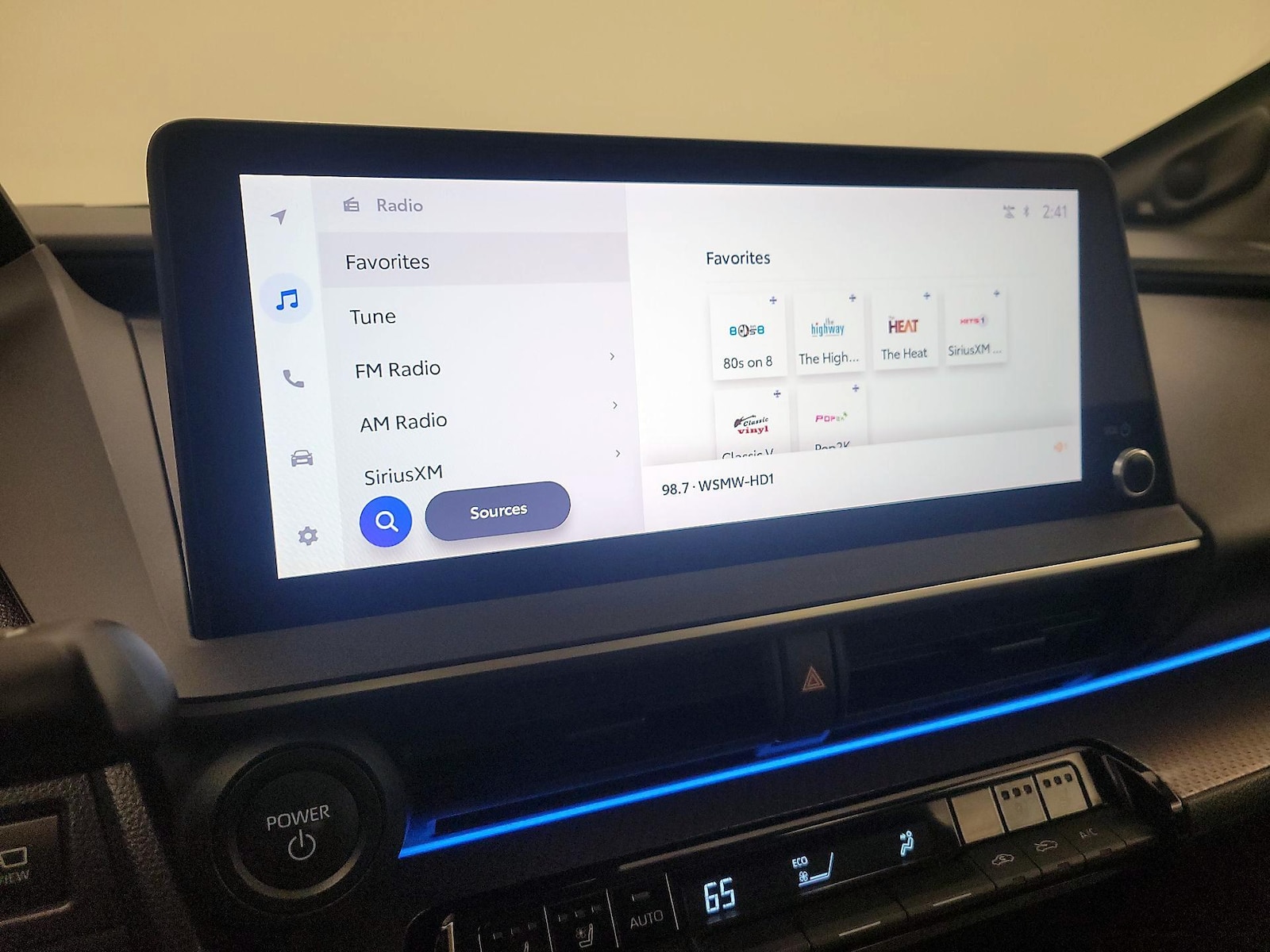2024 Toyota Prius Limited - Photo 17