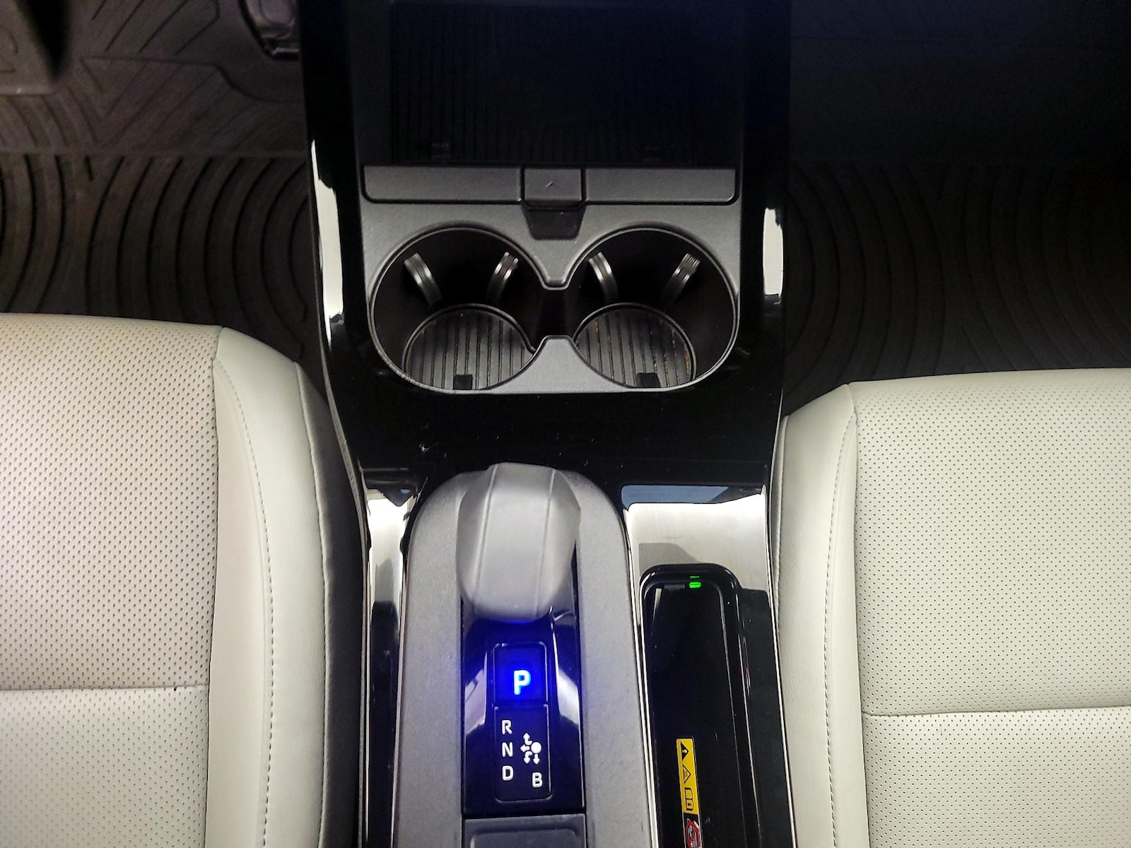 2024 Toyota Prius Limited - Photo 19