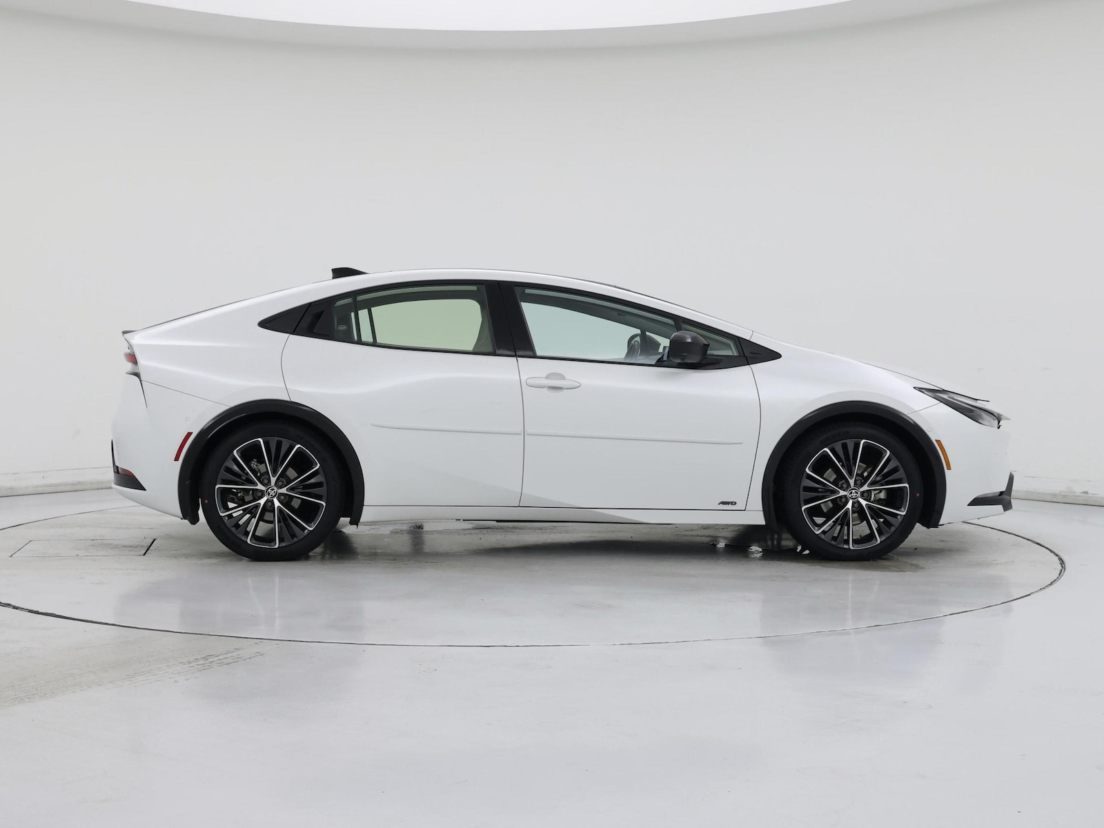 2024 Toyota Prius Limited - Photo 8