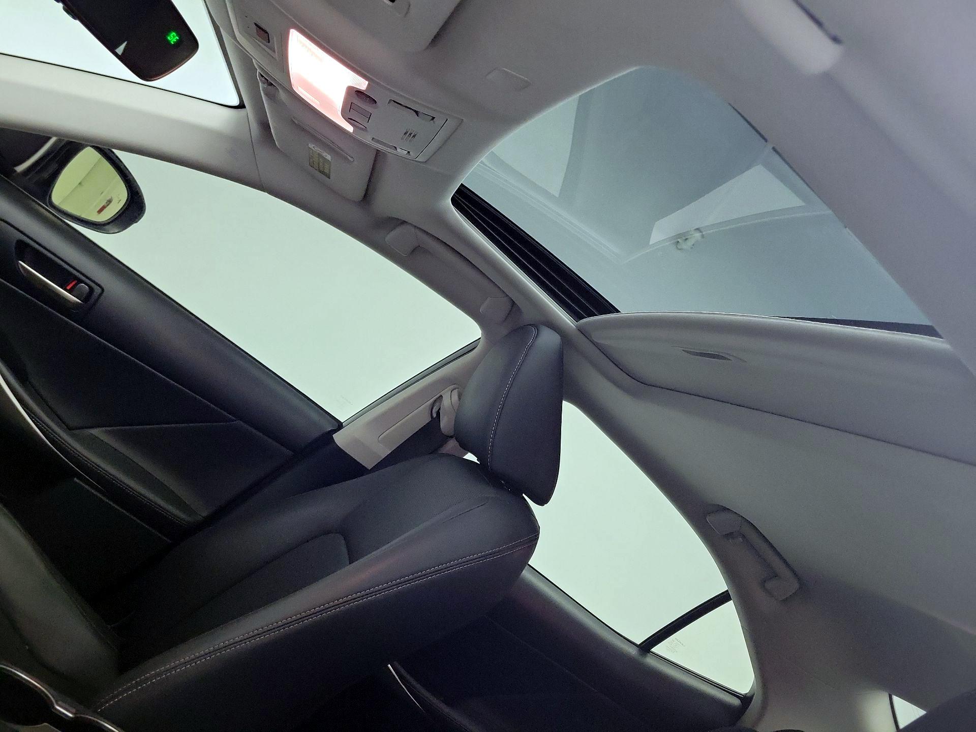 Thumbnail: 2020 Lexus IS - 19
