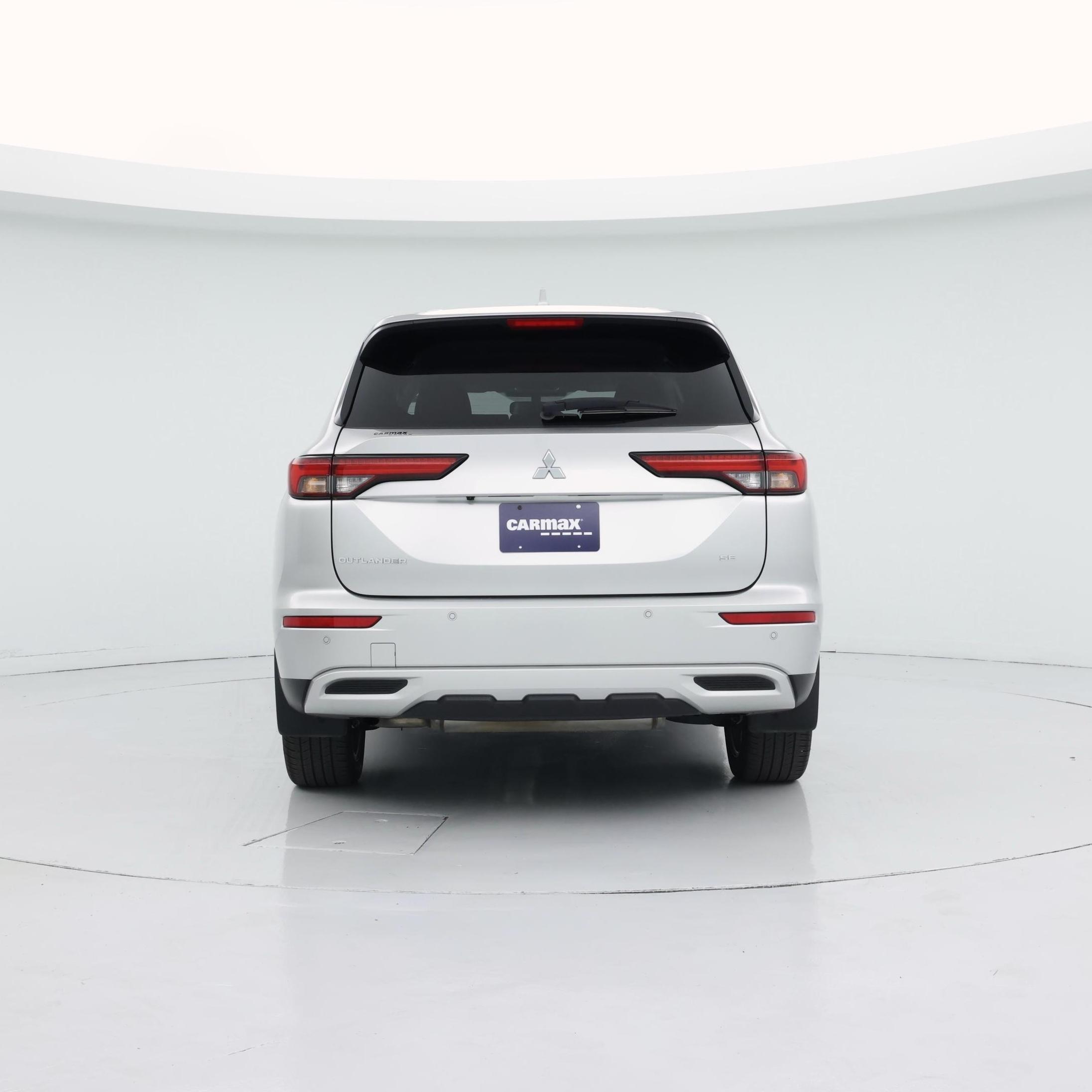 Thumbnail: 2023 Mitsubishi Outlander - 6