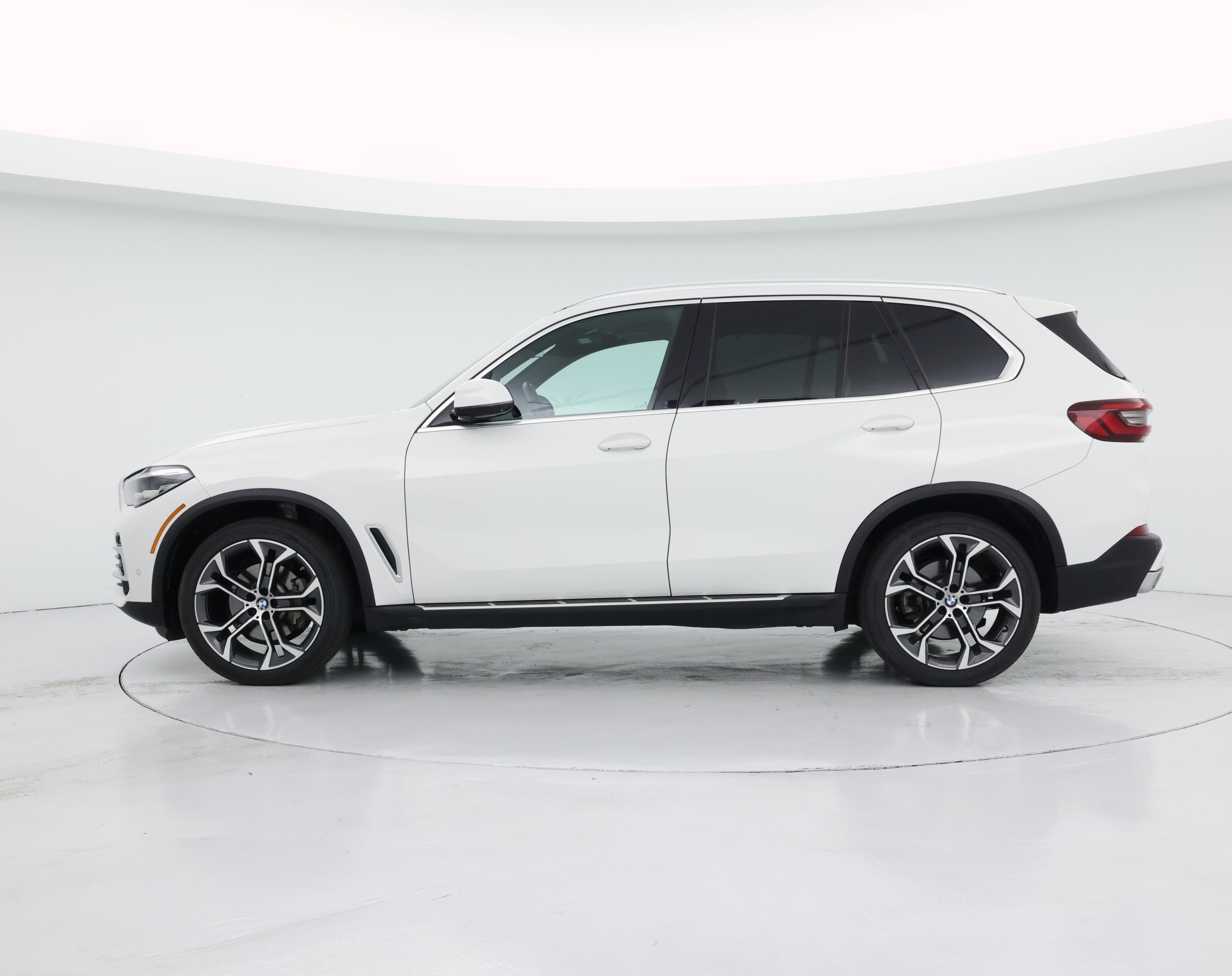 Thumbnail: 2023 BMW X5 - 3