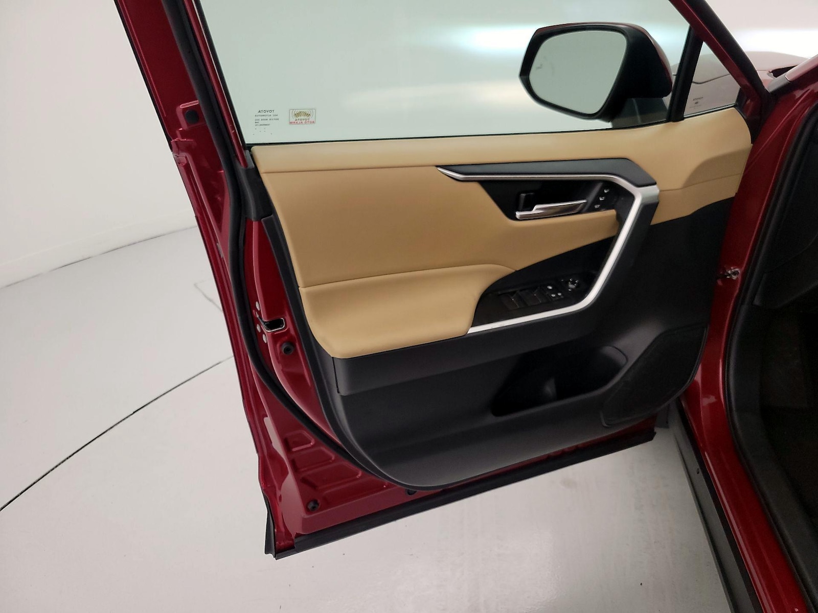 2020 Toyota RAV4 XLE Premium - Photo 13
