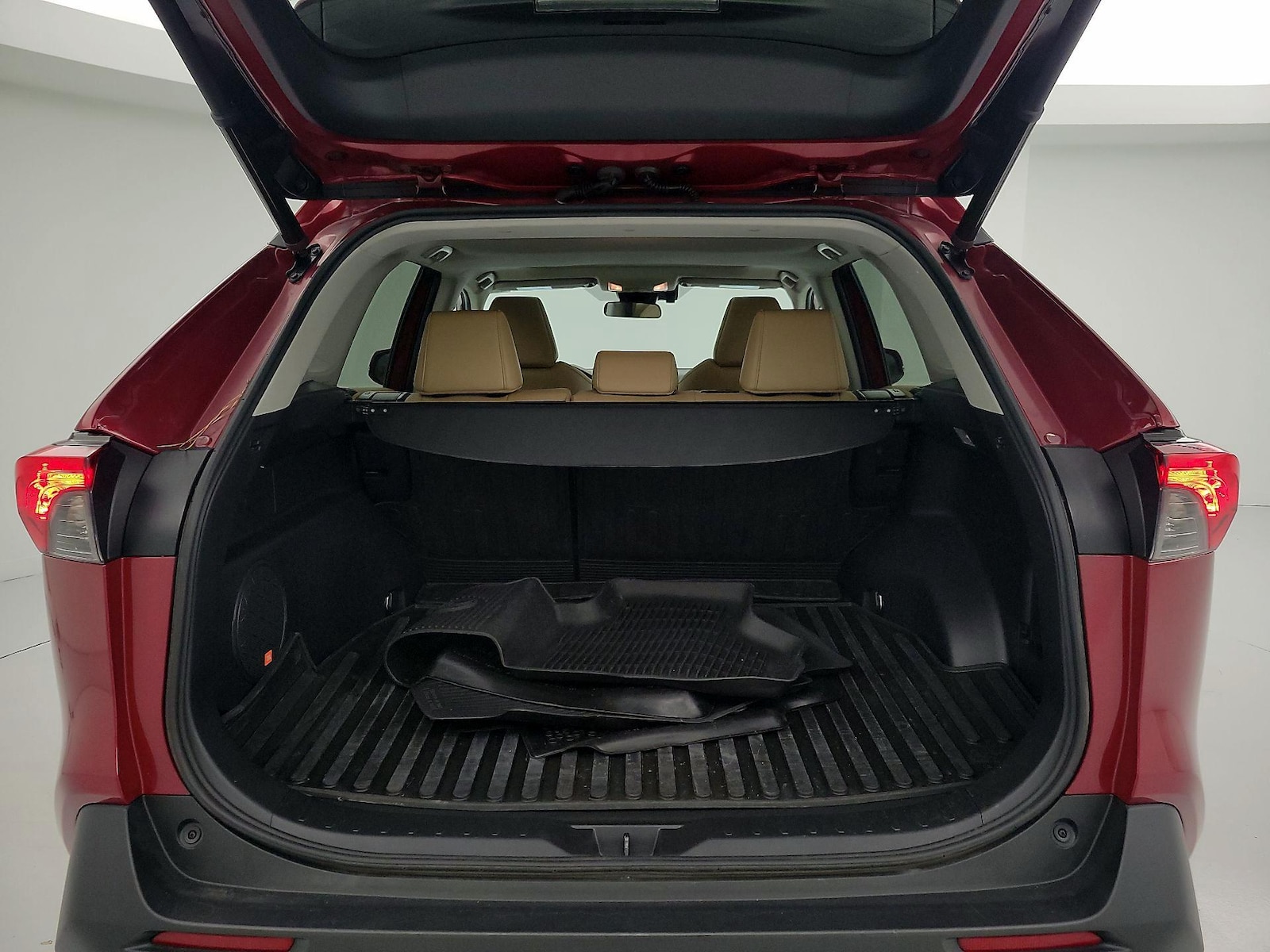 2020 Toyota RAV4 XLE Premium - Photo 22
