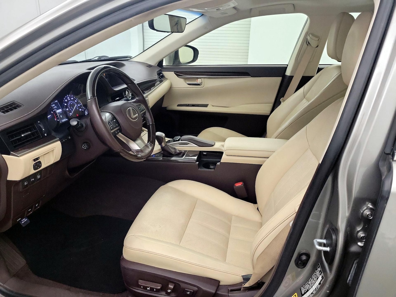 2016 Lexus ES 350 - Photo 10