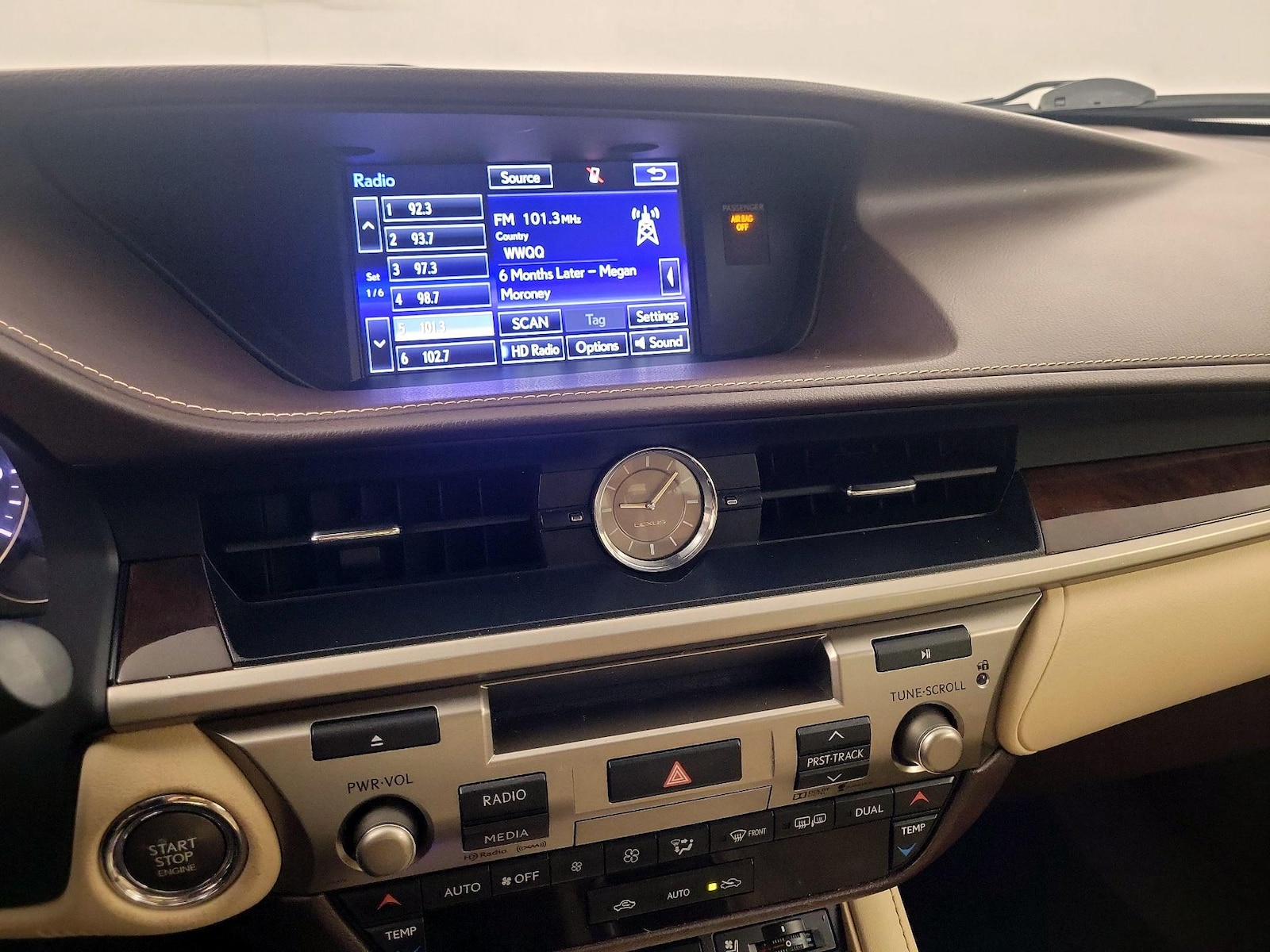2016 Lexus ES 350 - Photo 14