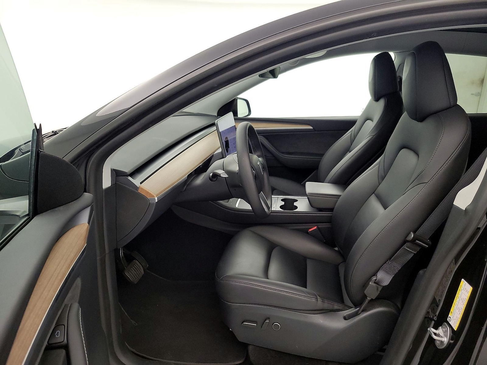 2024 Tesla Model Y Long Range - Photo 12