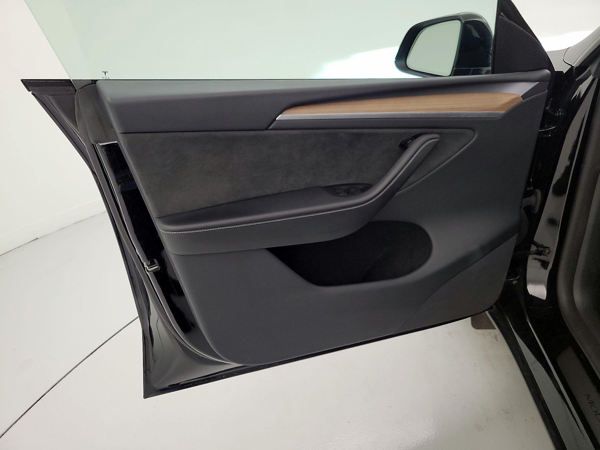 Thumbnail: 2024 Tesla Model Y - 12