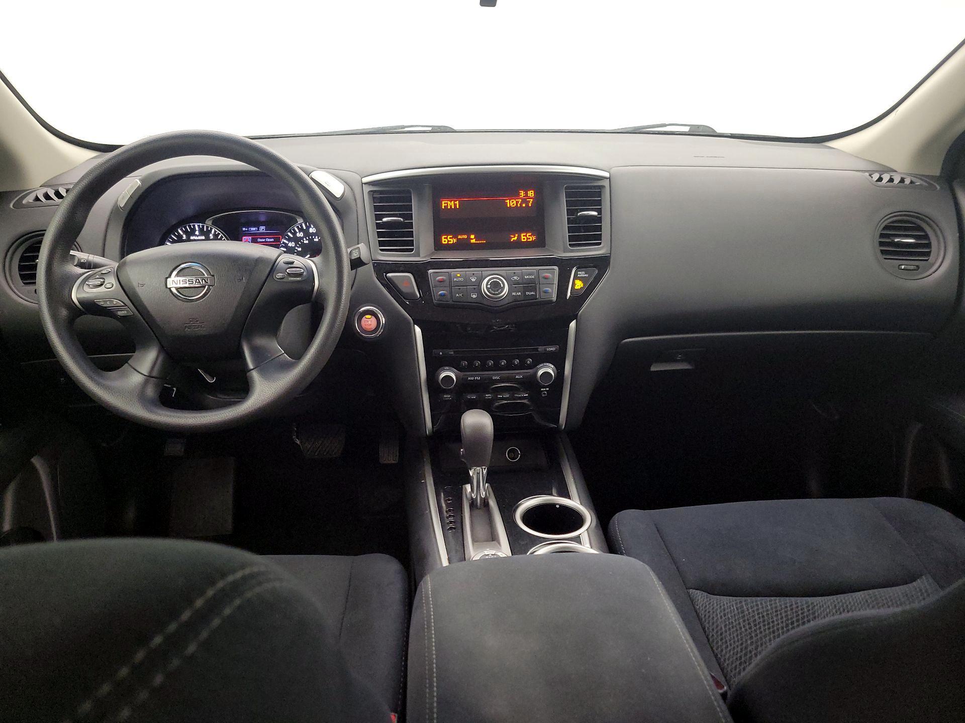 Thumbnail: 2016 Nissan Pathfinder - 9