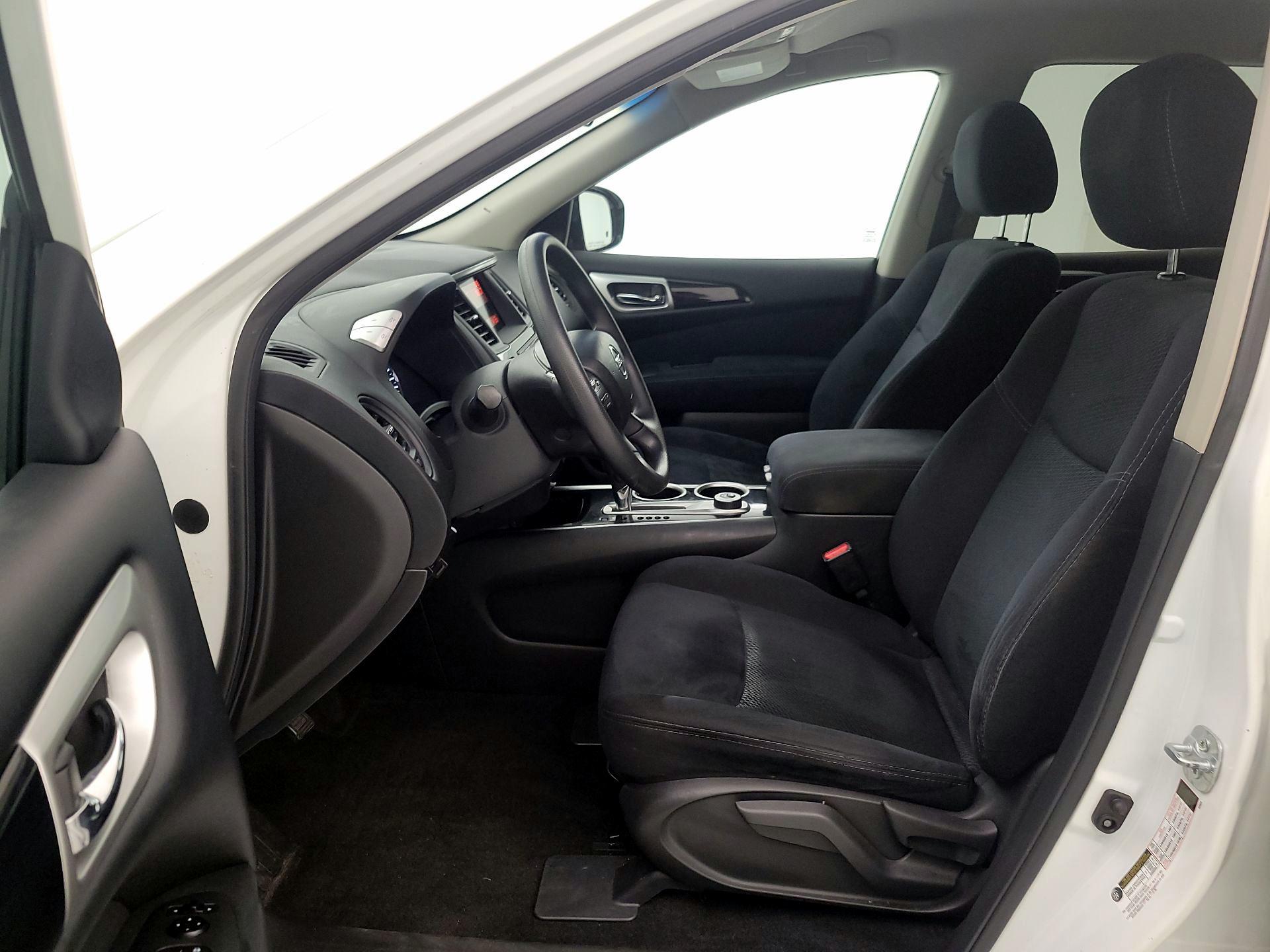 Thumbnail: 2016 Nissan Pathfinder - 11