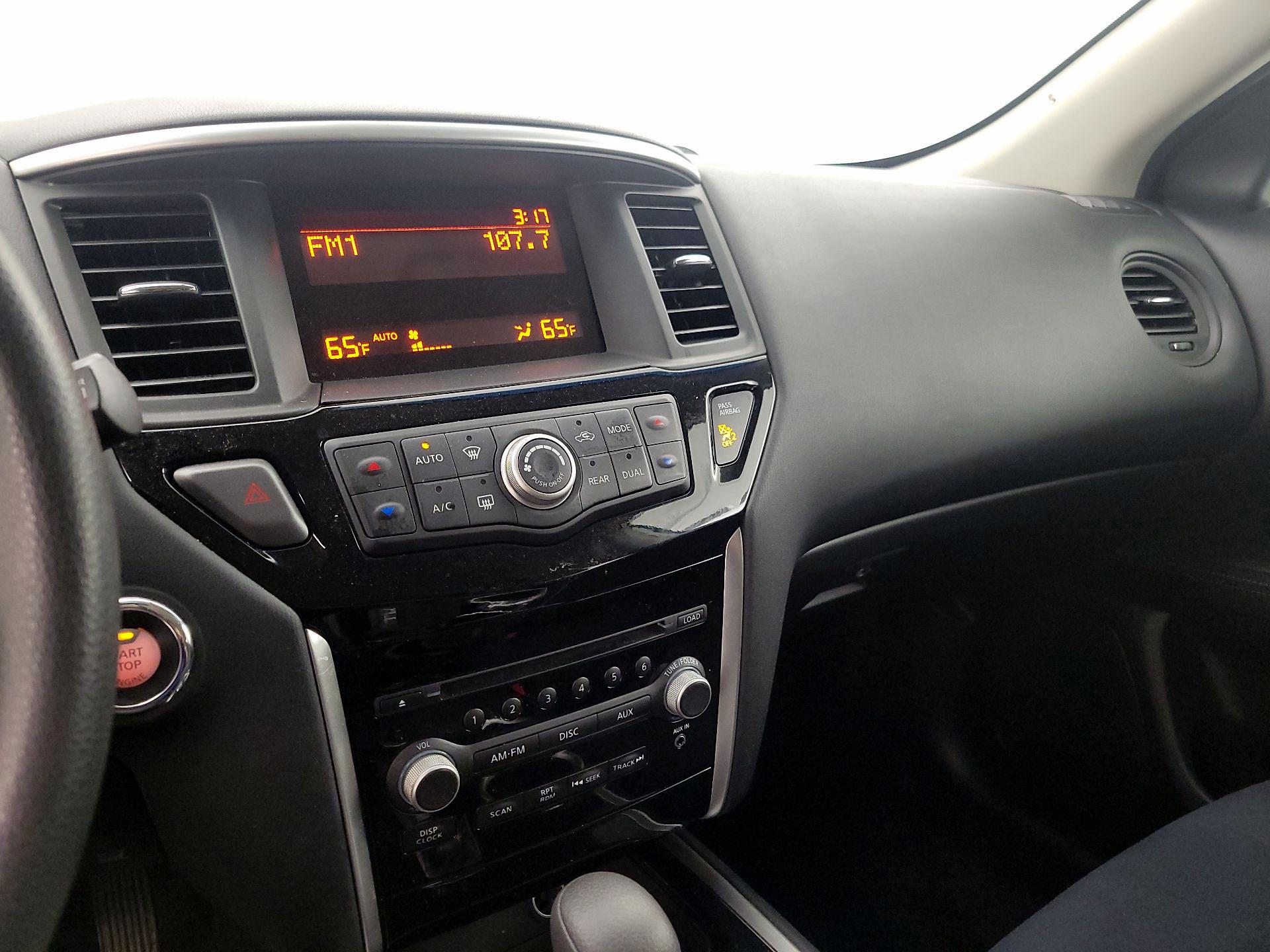 Thumbnail: 2016 Nissan Pathfinder - 14