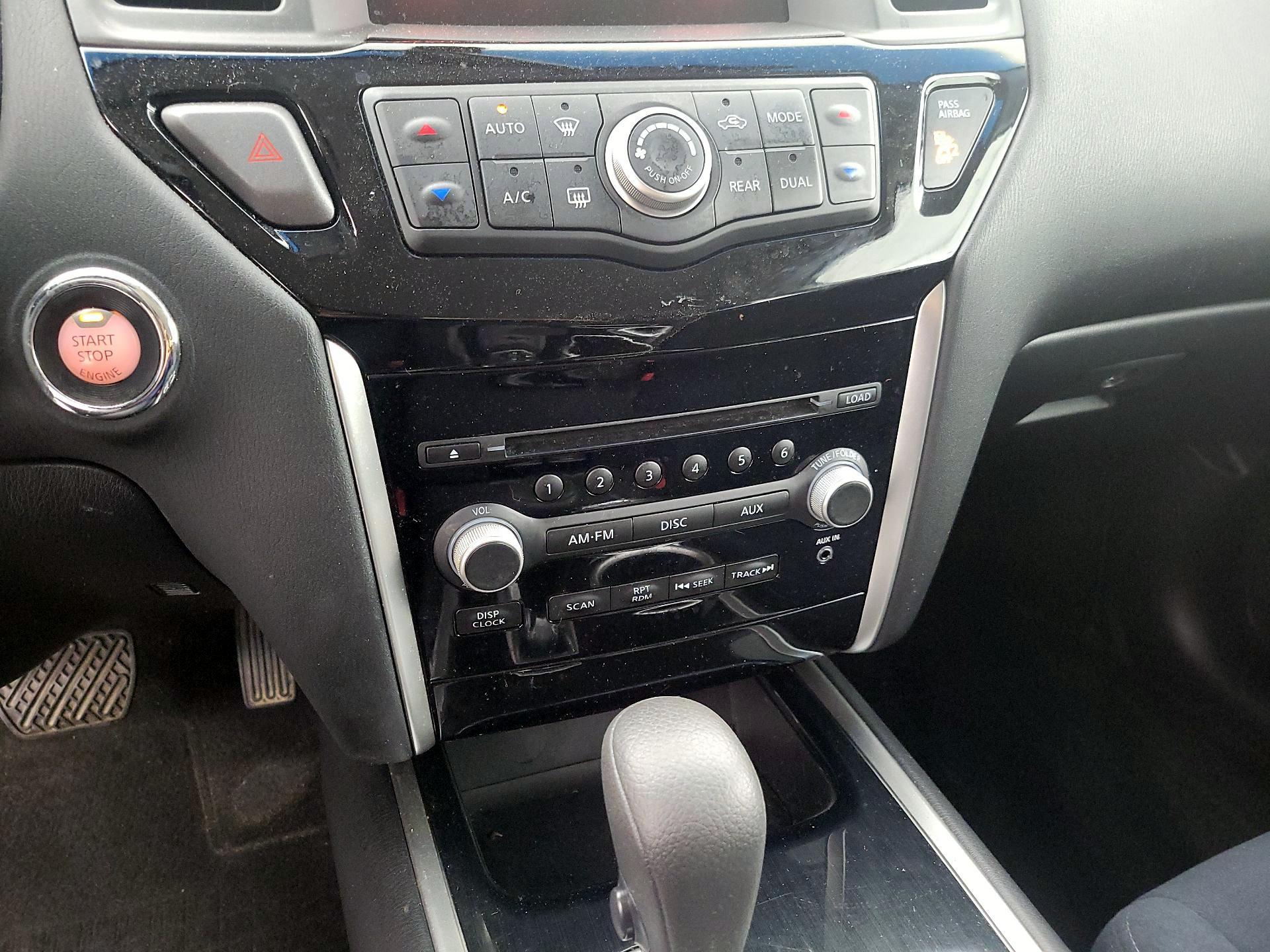 Thumbnail: 2016 Nissan Pathfinder - 15