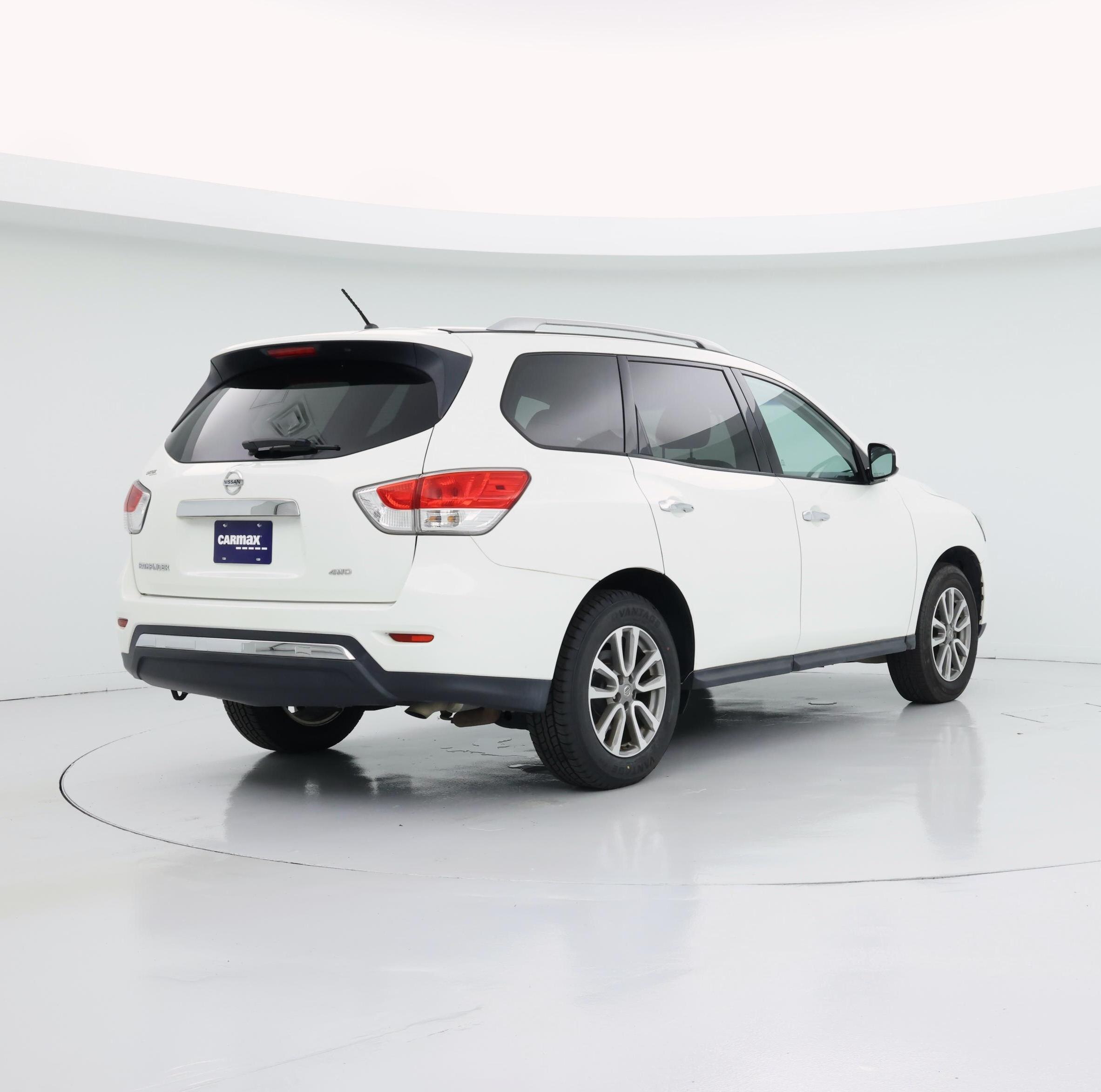Thumbnail: 2016 Nissan Pathfinder - 8