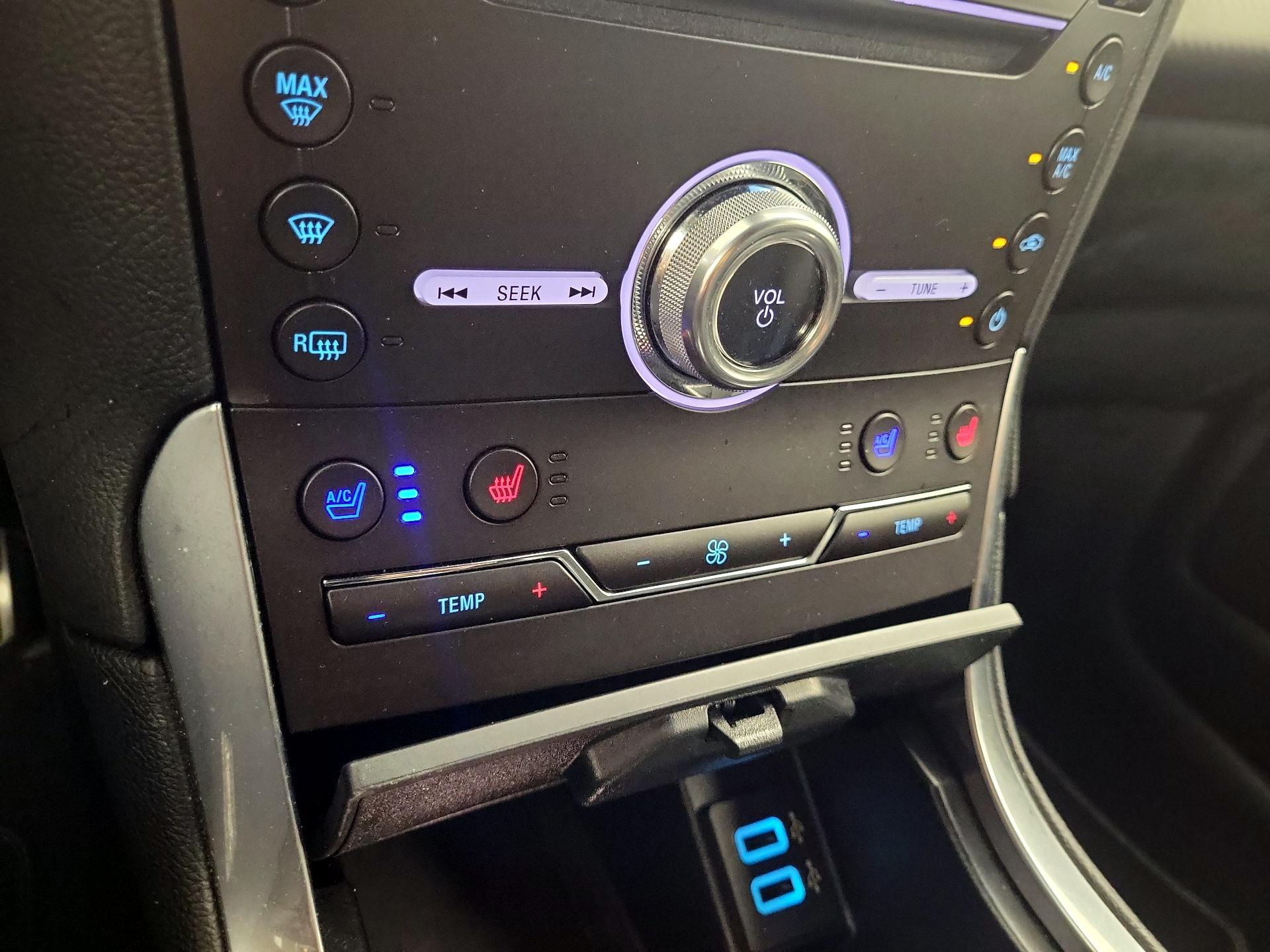Thumbnail: 2019 Ford Edge - 17
