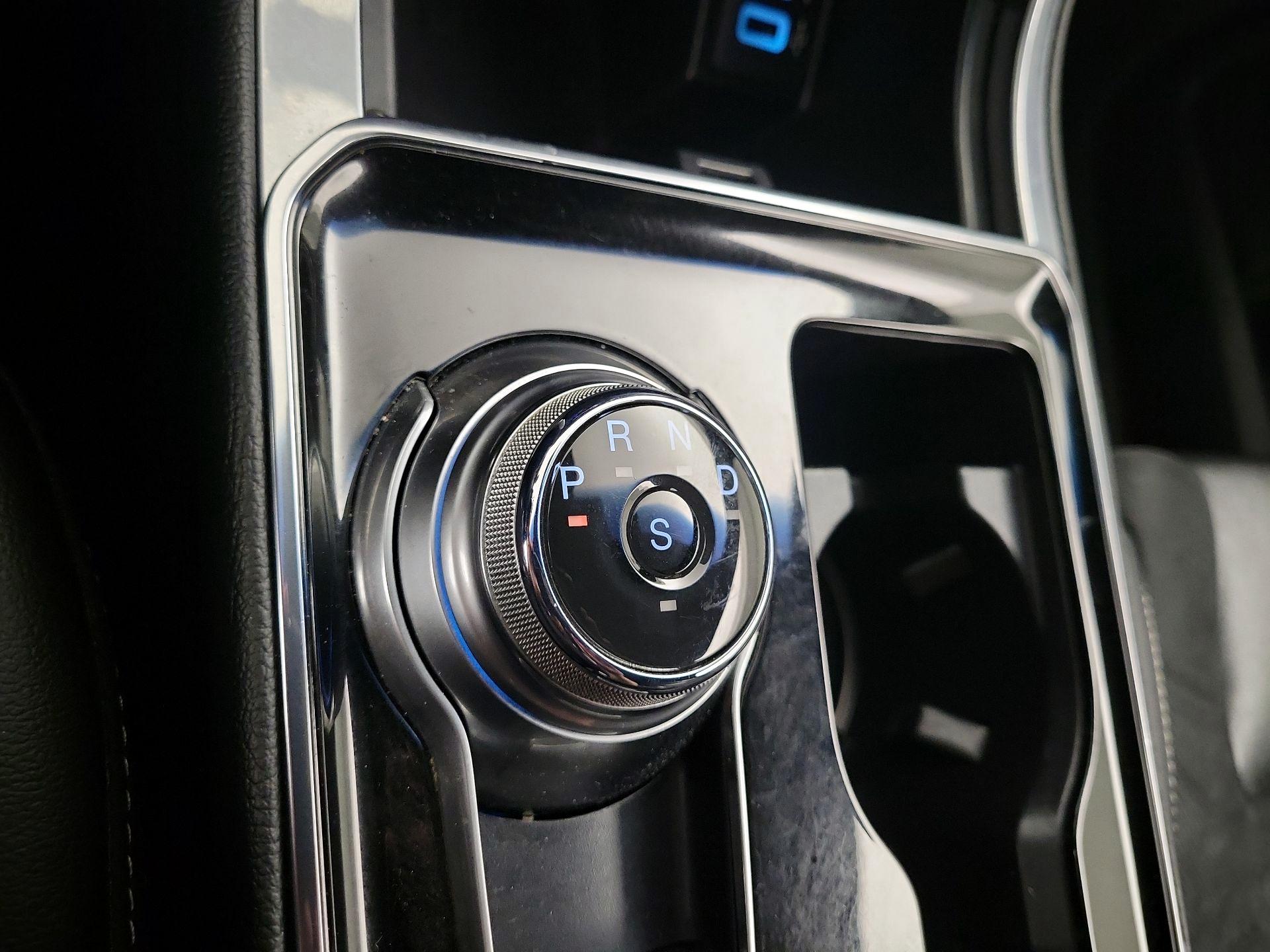 Thumbnail: 2019 Ford Edge - 18