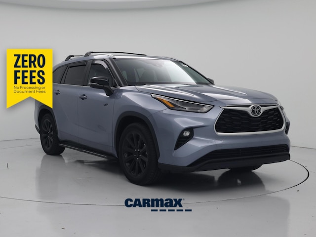 Blue 2023 Toyota Highlander XLE FWD SUV / Crossover Front-Wheel Drive Automatic