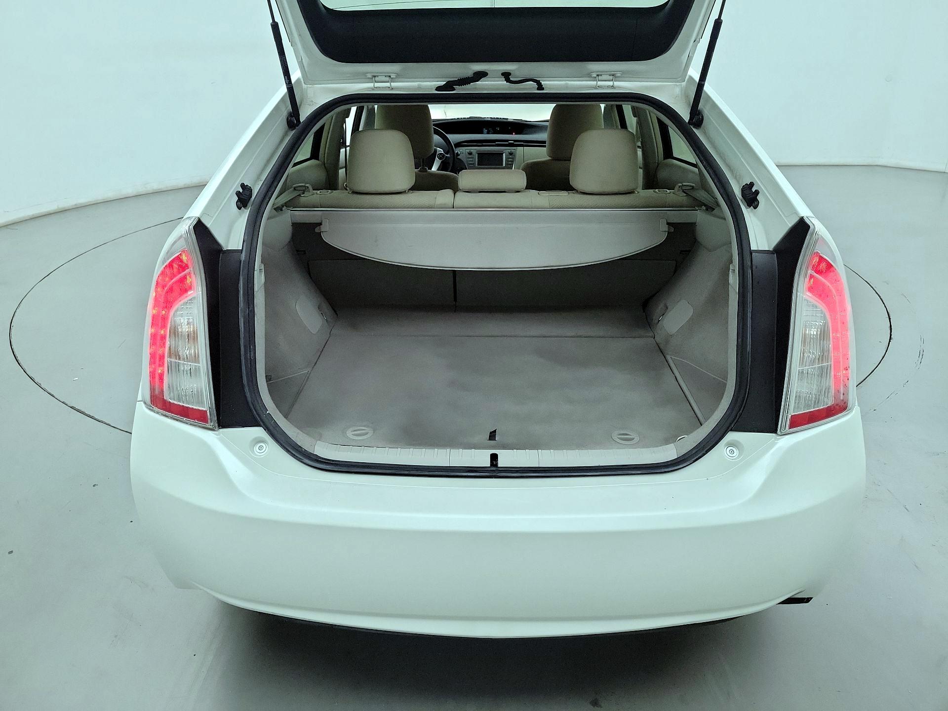 Thumbnail: 2015 Toyota Prius - 16