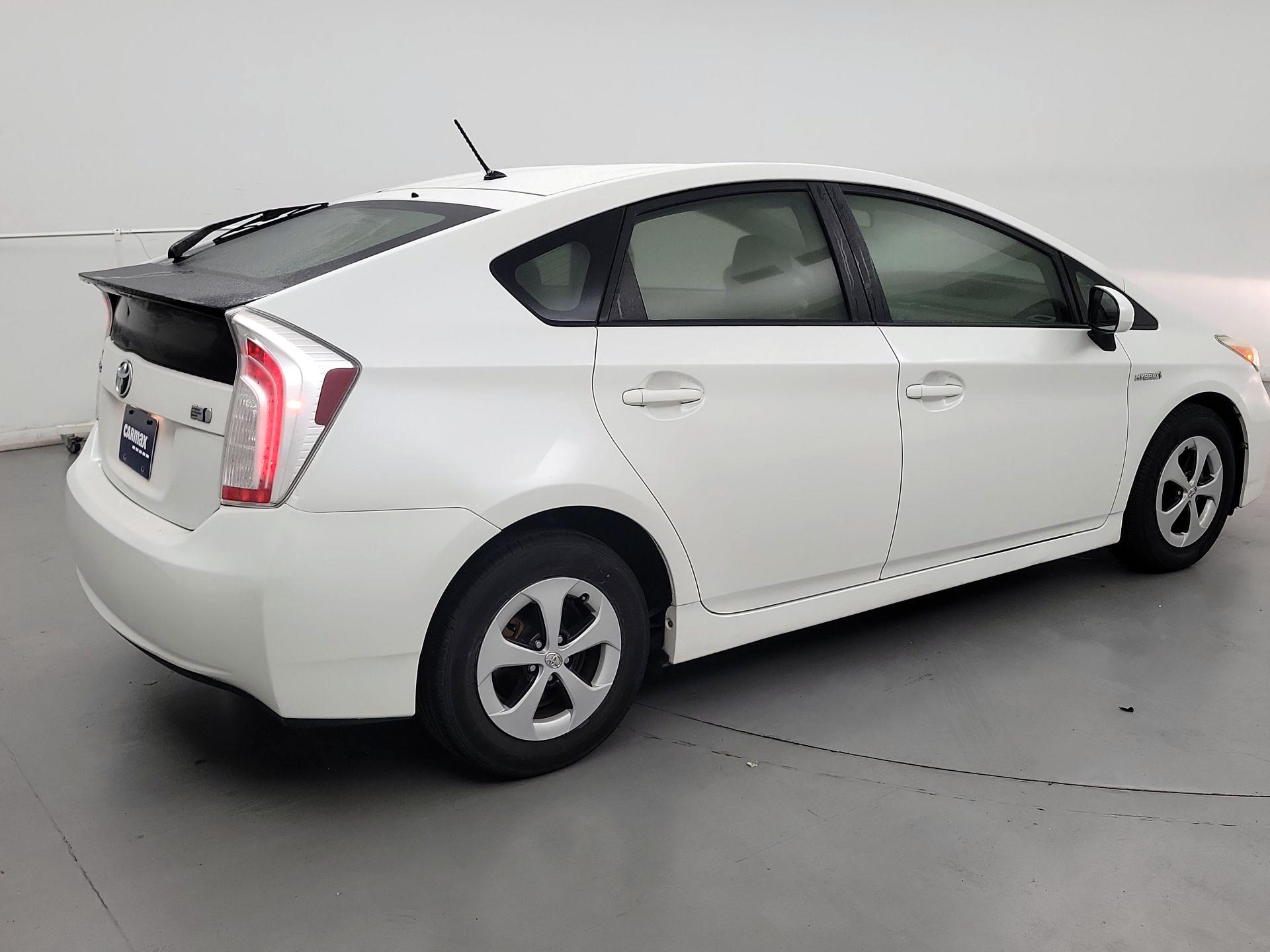 Thumbnail: 2015 Toyota Prius - 5