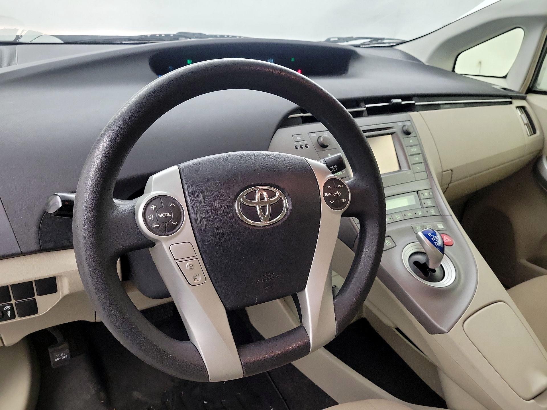 Thumbnail: 2015 Toyota Prius - 8