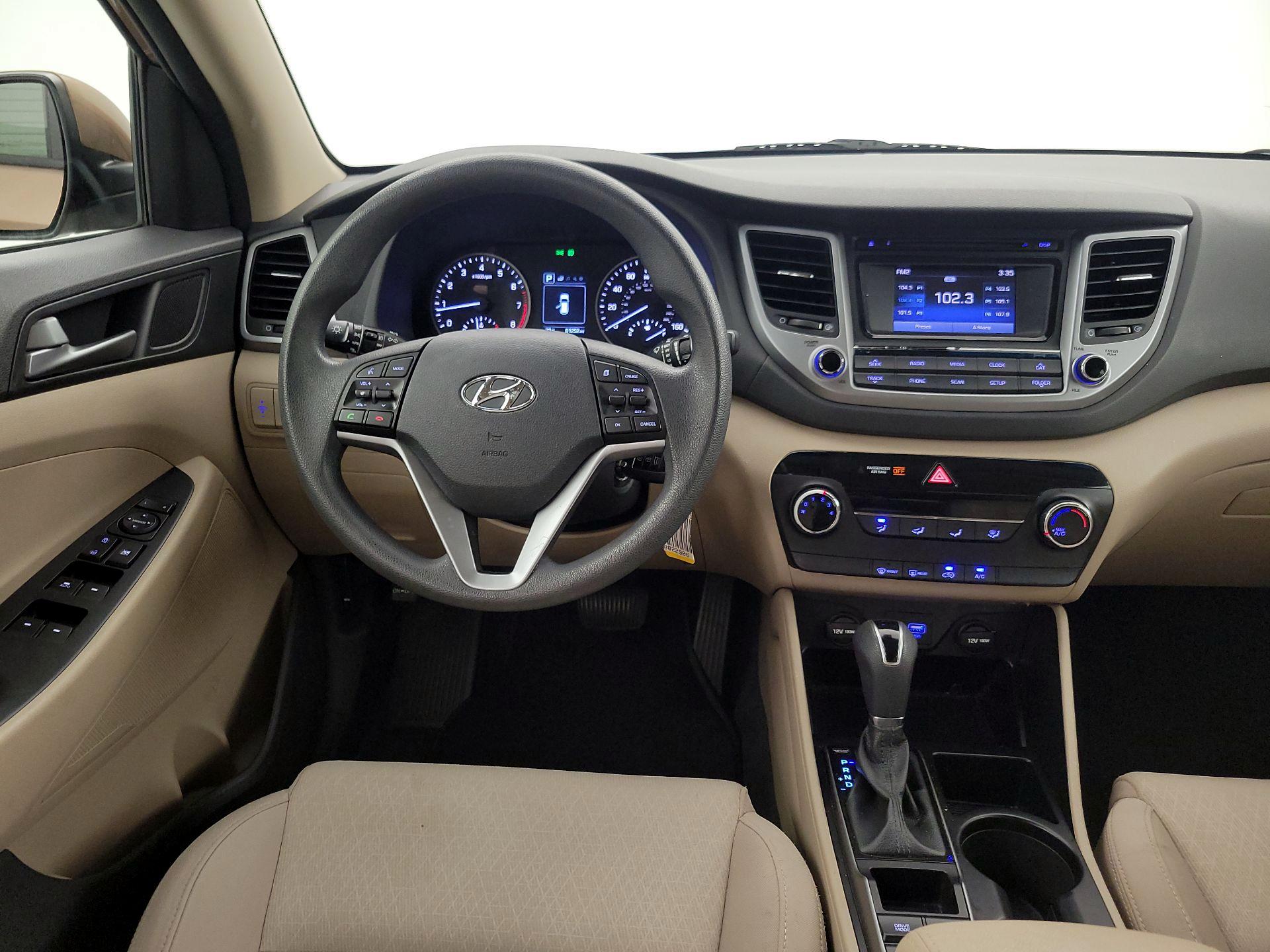 Thumbnail: 2016 Hyundai Tucson - 10