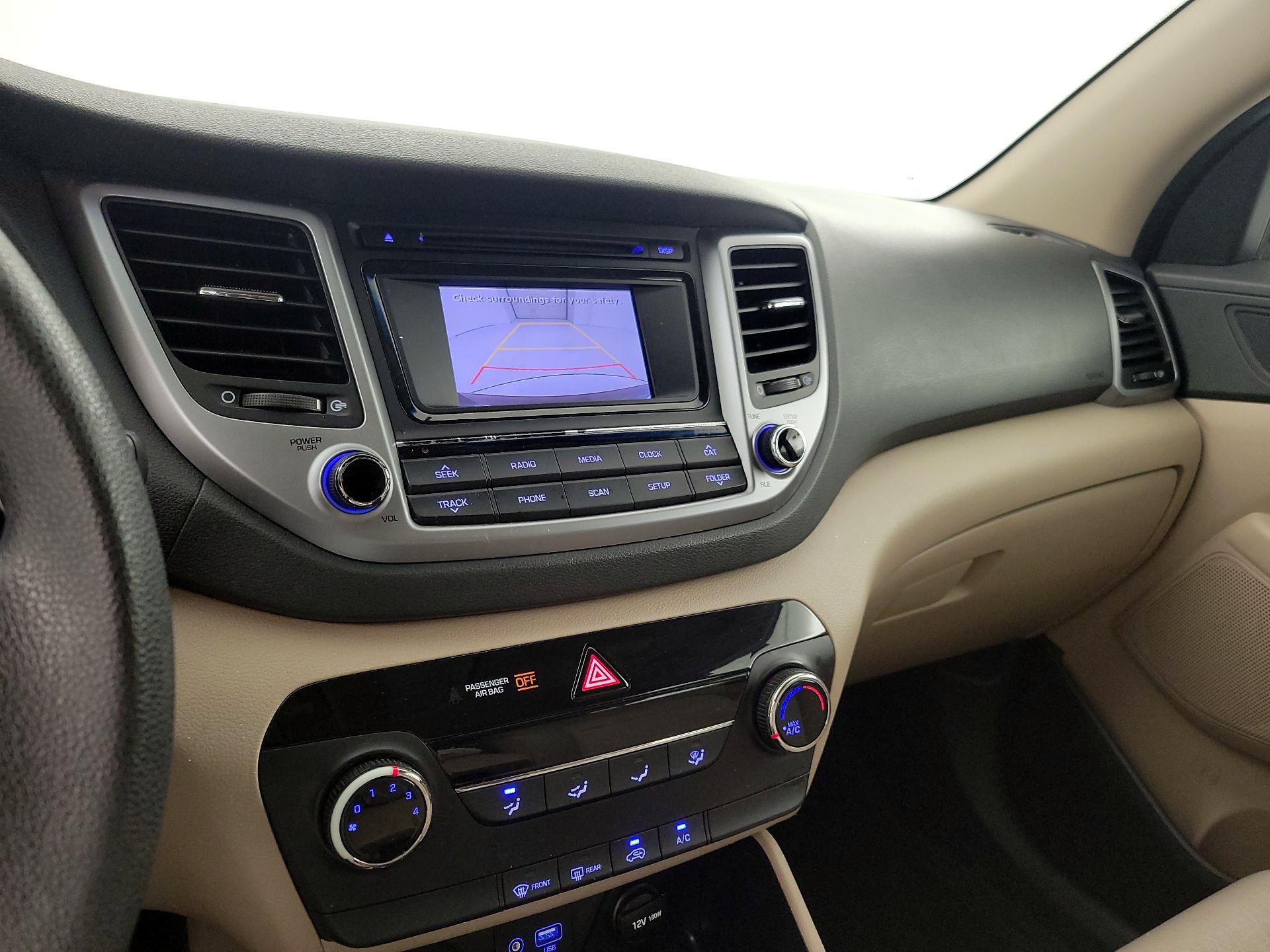 Thumbnail: 2016 Hyundai Tucson - 14