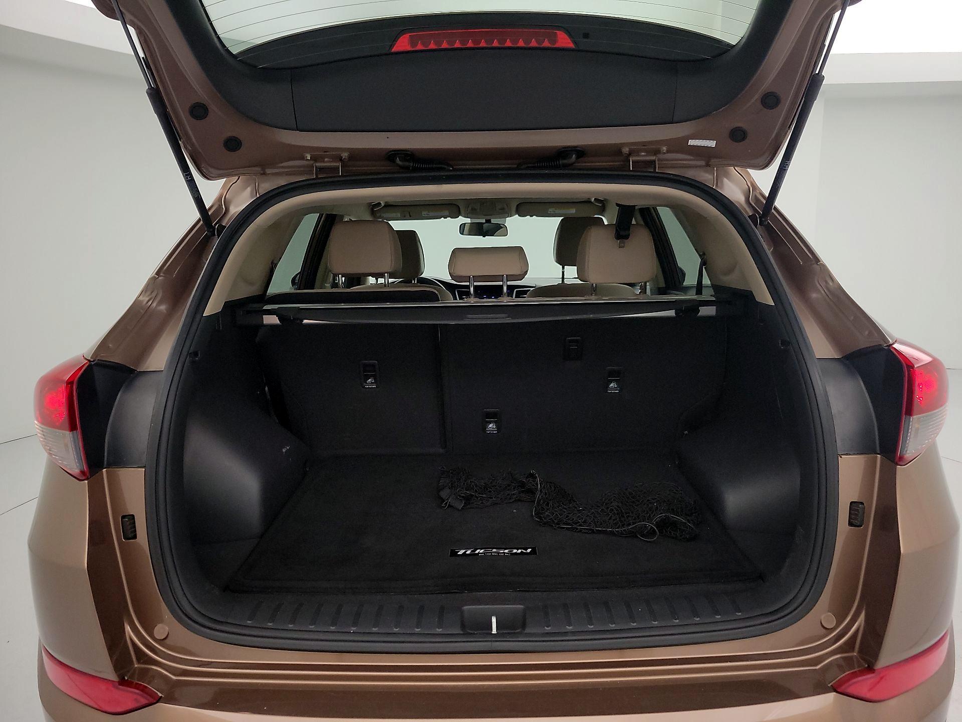 Thumbnail: 2016 Hyundai Tucson - 20