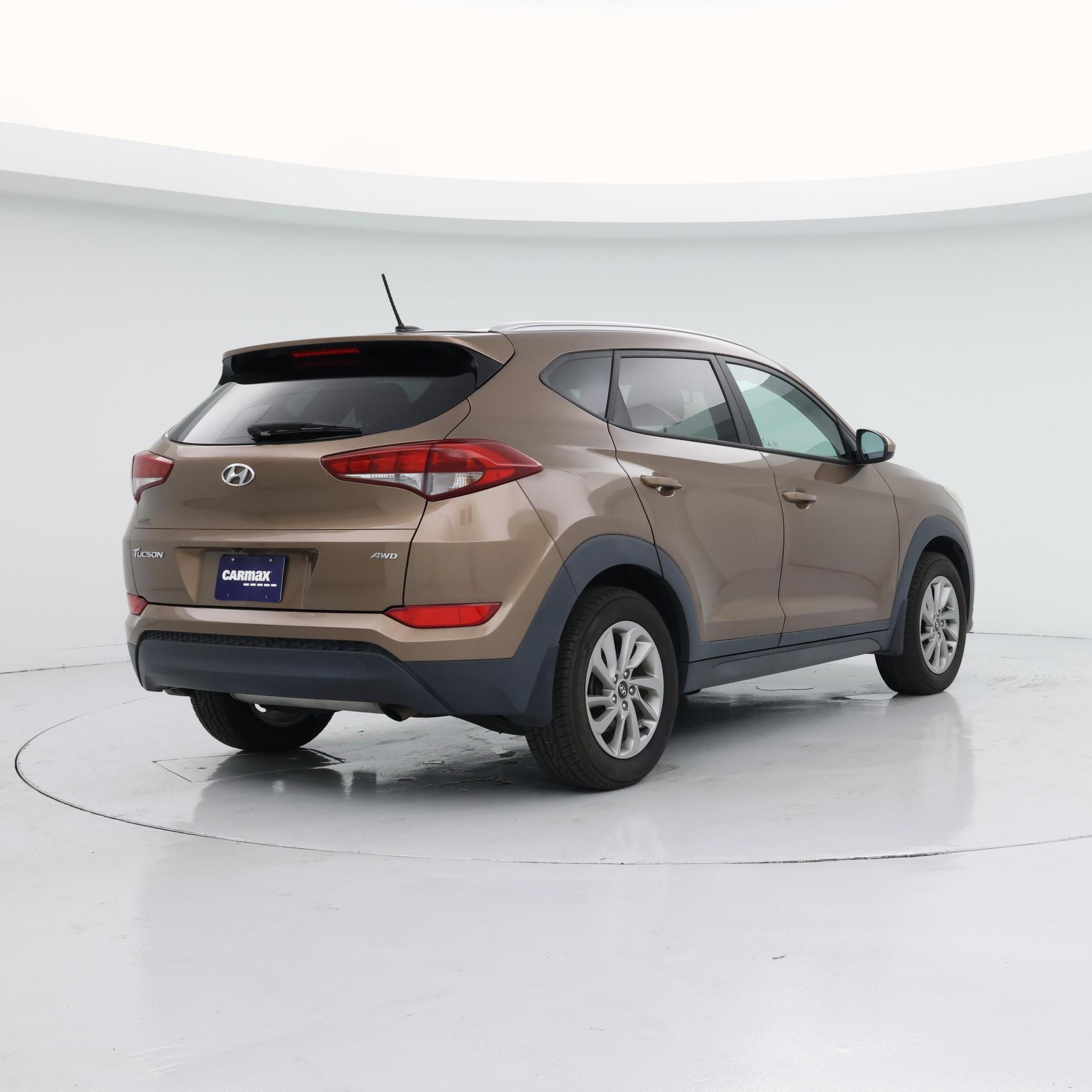 Thumbnail: 2016 Hyundai Tucson - 8