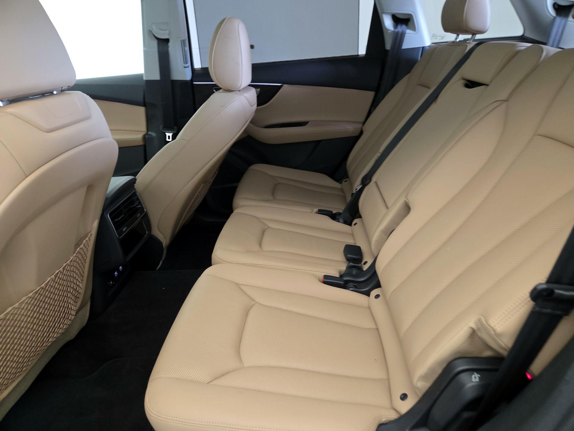 Thumbnail: 2021 Audi Q7 - 19