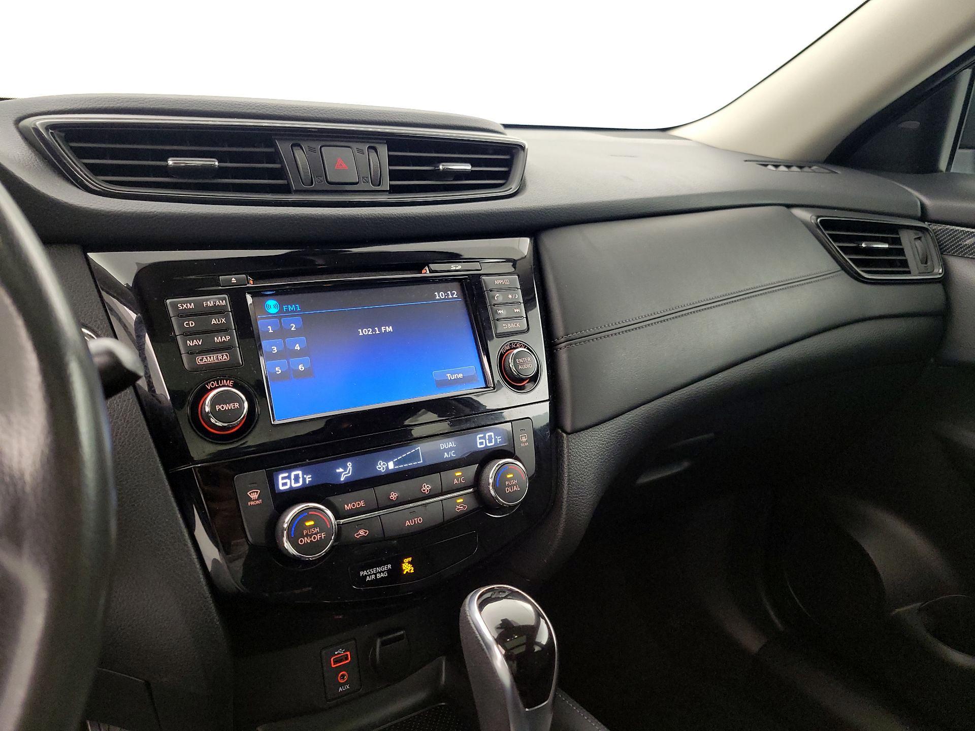 Thumbnail: 2017 Nissan Rogue - 16
