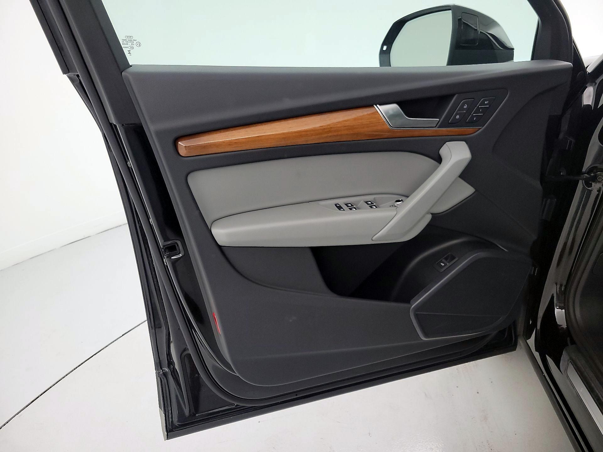 Thumbnail: 2023 Audi Q5 - 12