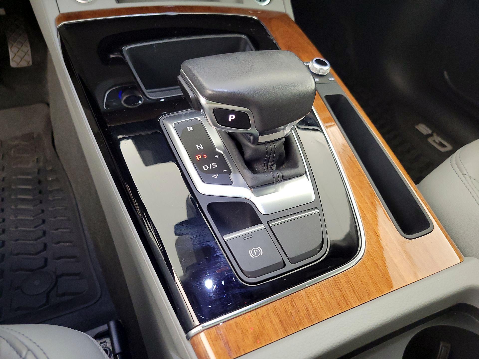 Thumbnail: 2023 Audi Q5 - 17